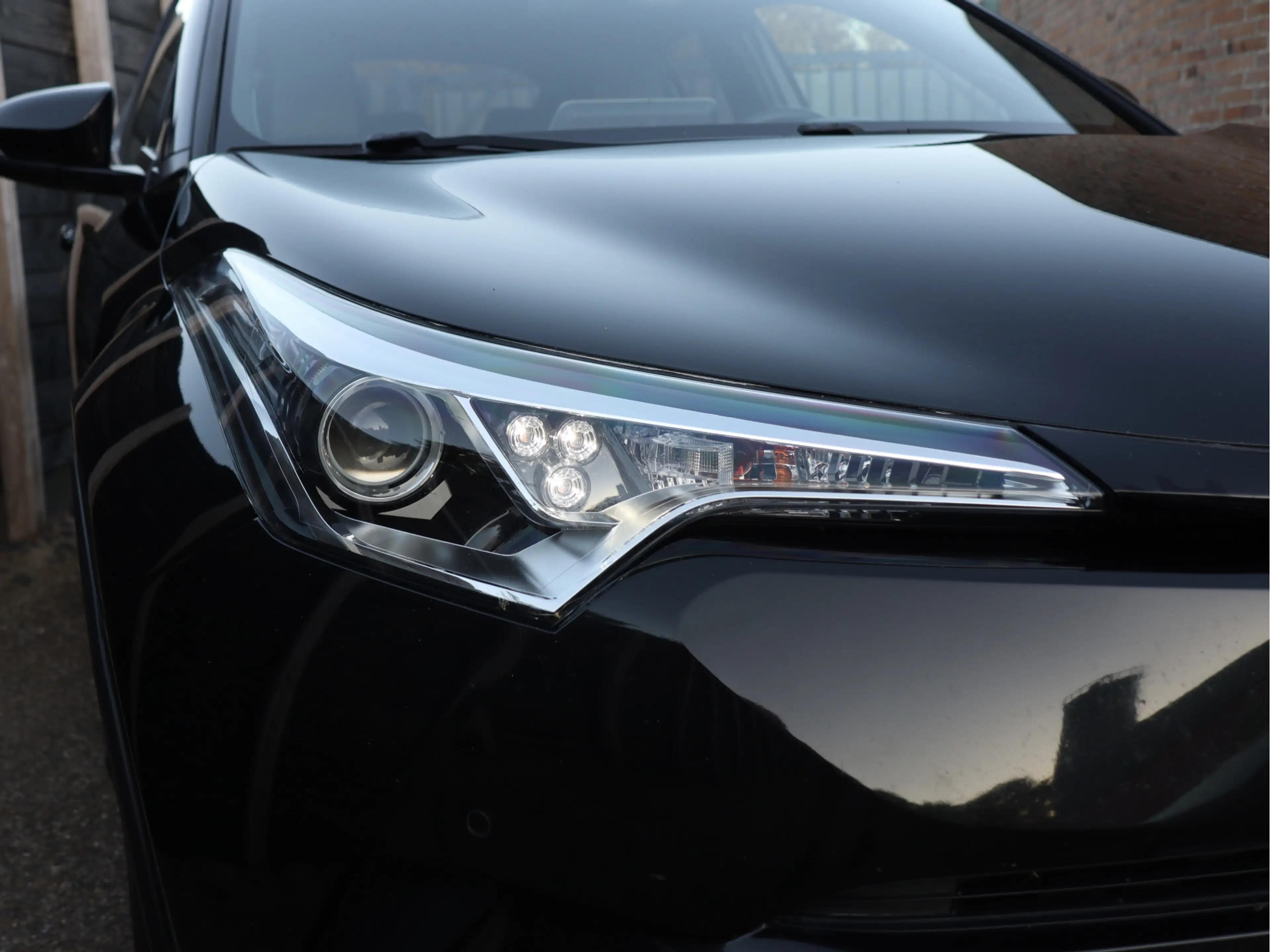 Toyota C-HR 1.8 Hybrid Adventure leder | dealer o.h. — photo 6