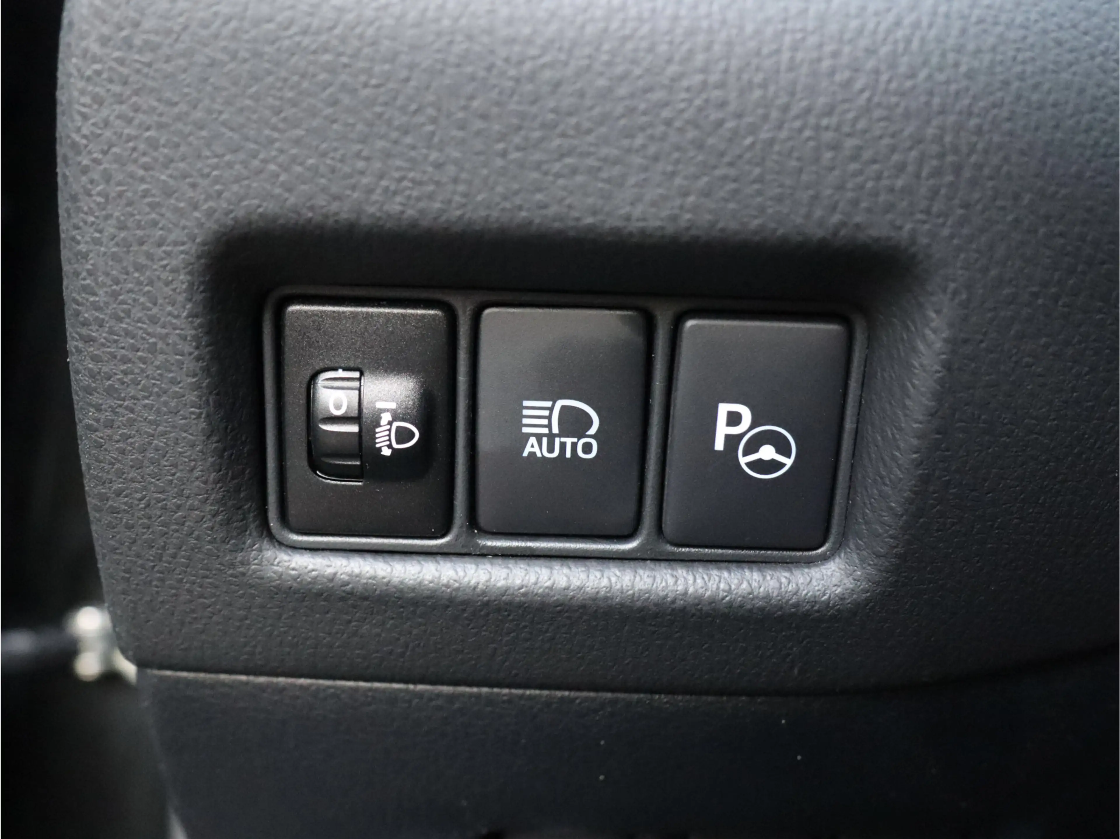 Toyota C-HR 1.8 Hybrid Adventure leder | dealer o.h. — photo 48