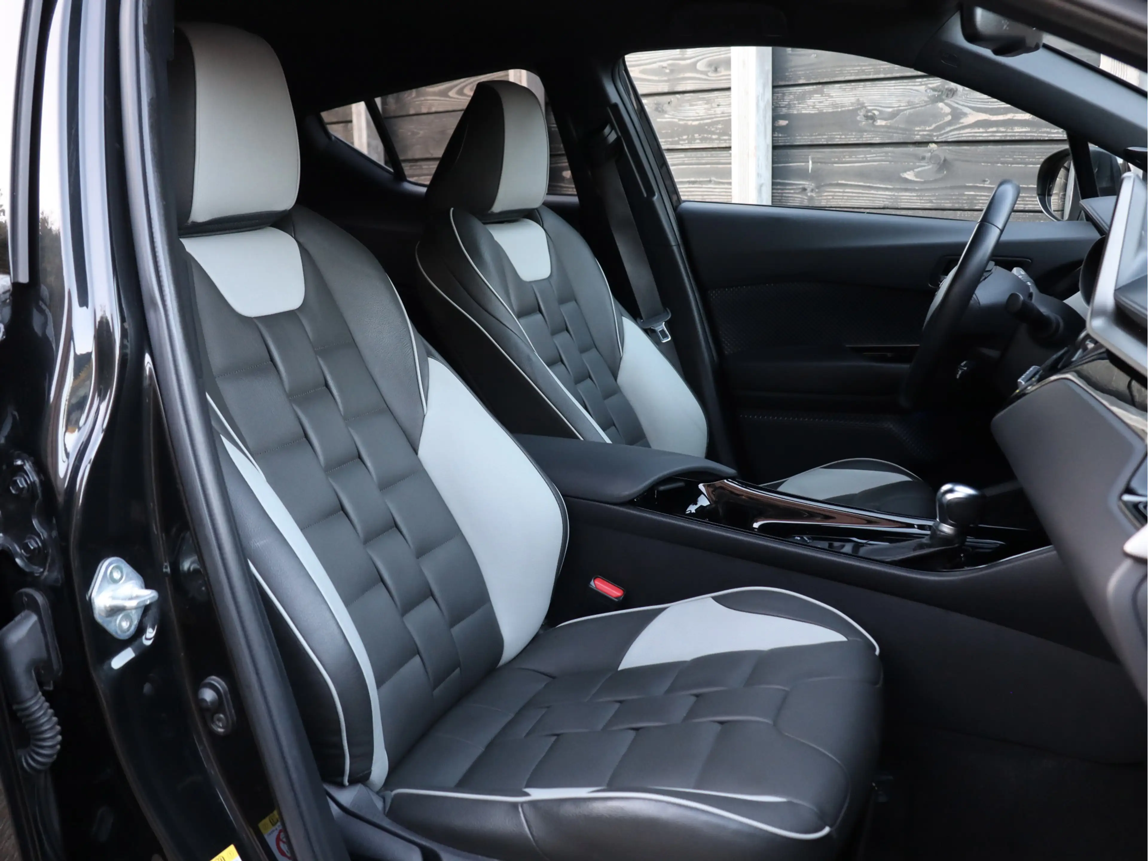 Toyota C-HR 1.8 Hybrid Adventure leder | dealer o.h. — photo 41