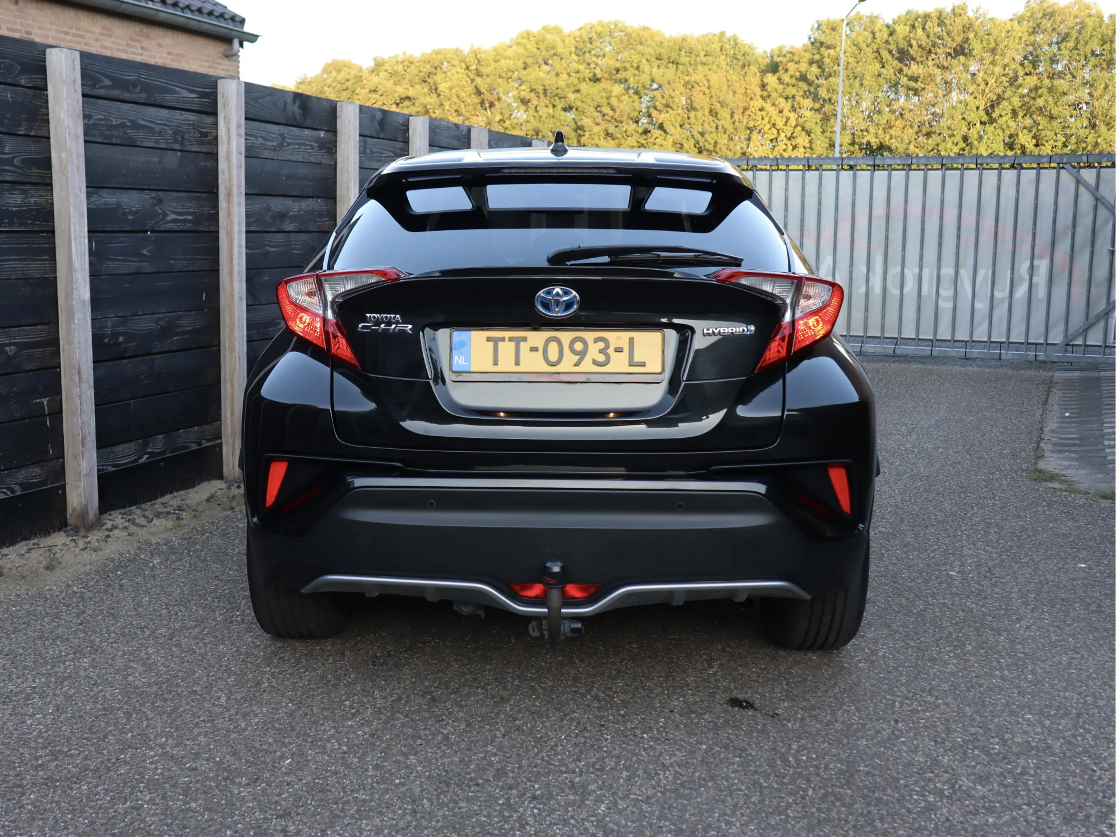Toyota C-HR 1.8 Hybrid Adventure leder | dealer o.h. — photo 31