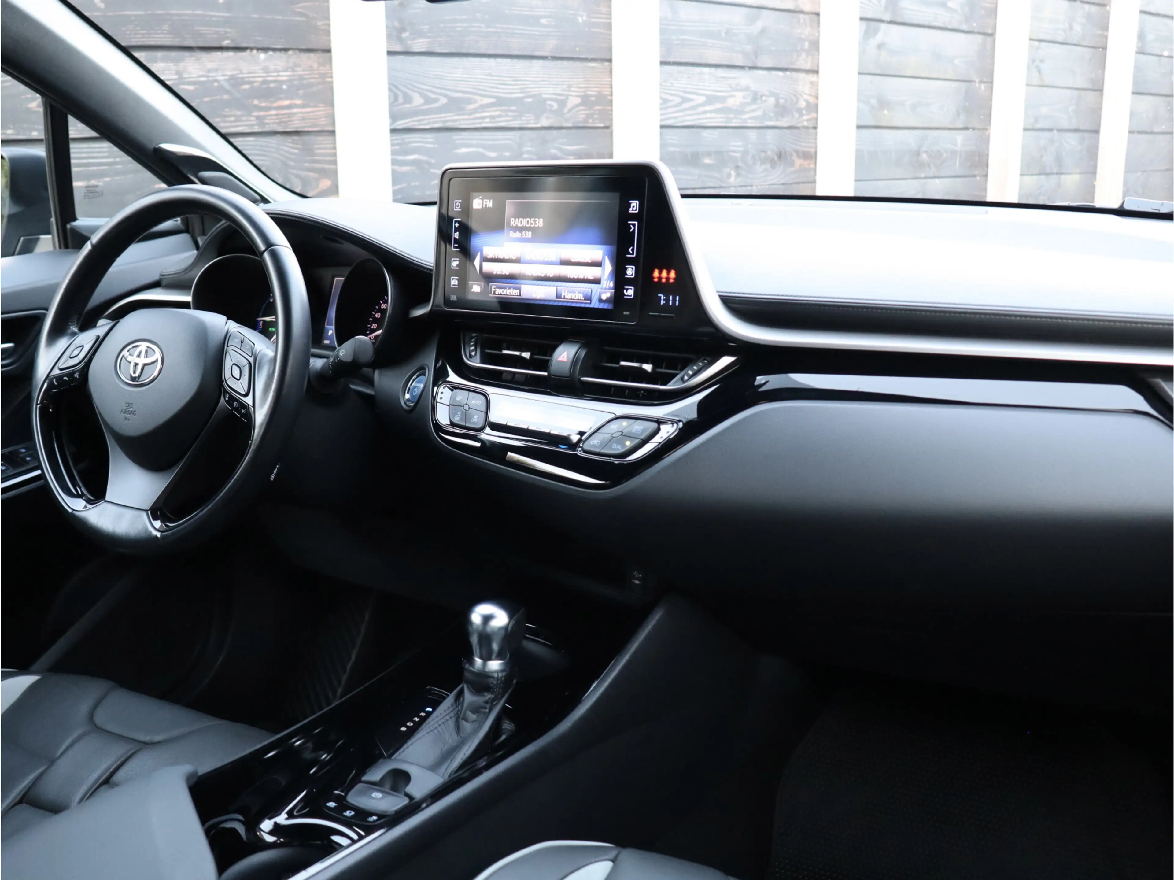 Toyota C-HR 1.8 Hybrid Adventure leder | dealer o.h. — photo 39