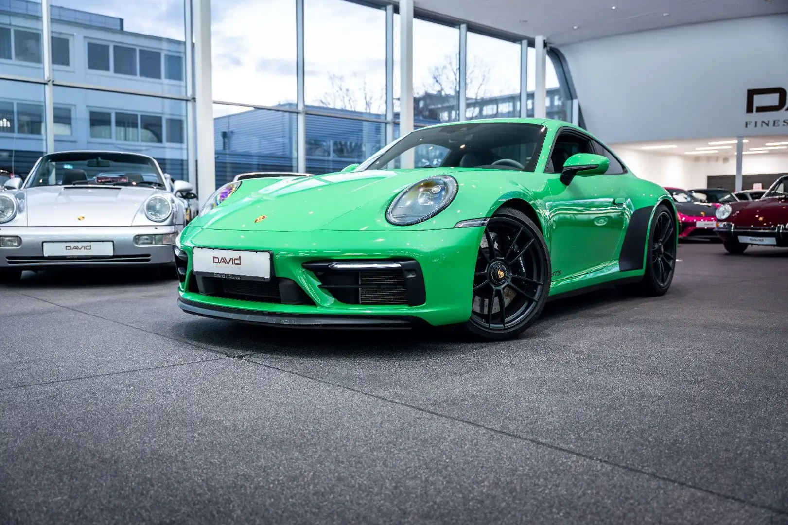 Porsche 992 GTS Coupé *VAT*BOSE*APPROVED Grün - 2