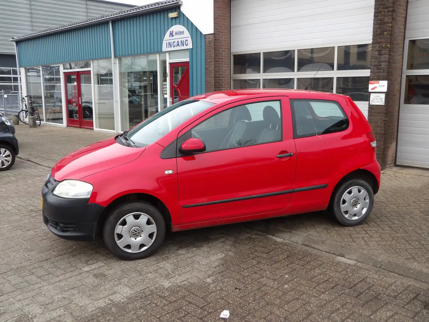 Volkswagen Fox 1.2 Trendline Rojo - 2