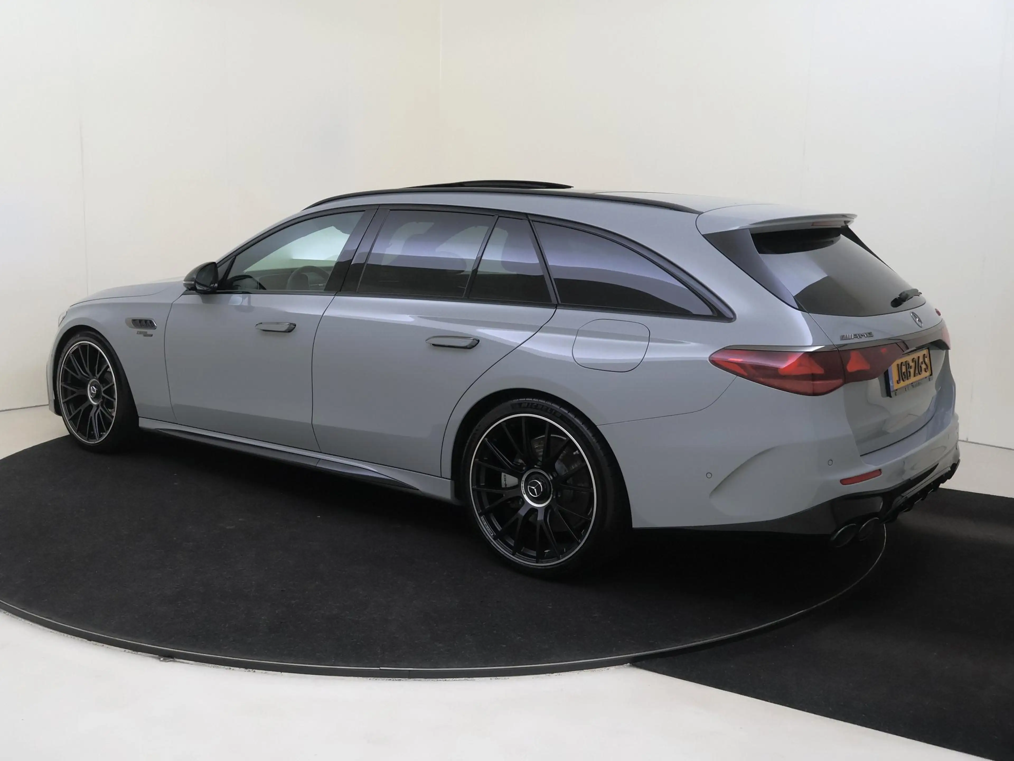 Mercedes-Benz E 53 AMG Estate 4MATIC+ Night Edition Premium / Panoramadak — photo 6