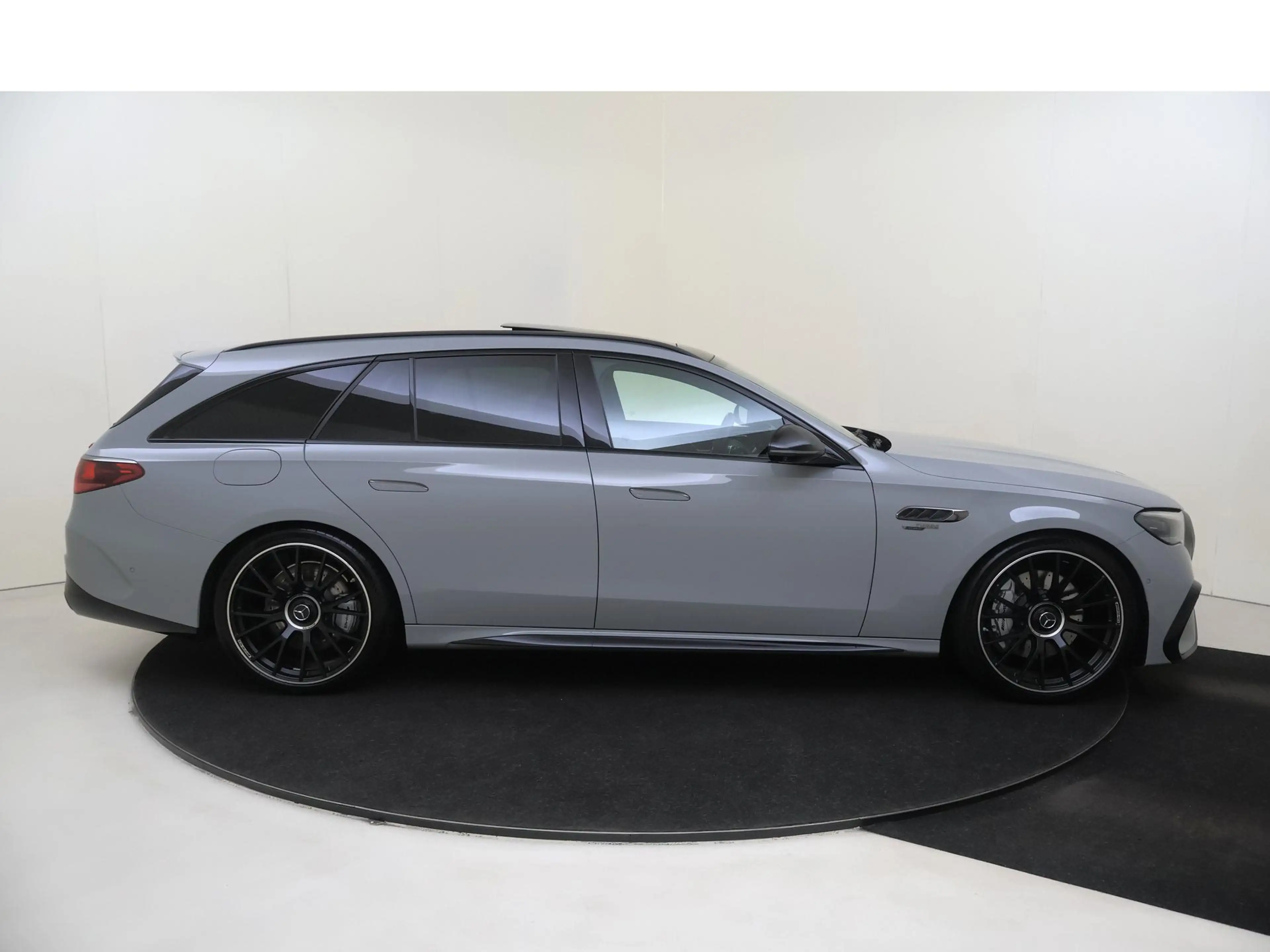 Mercedes-Benz E 53 AMG Estate 4MATIC+ Night Edition Premium / Panoramadak — photo 11