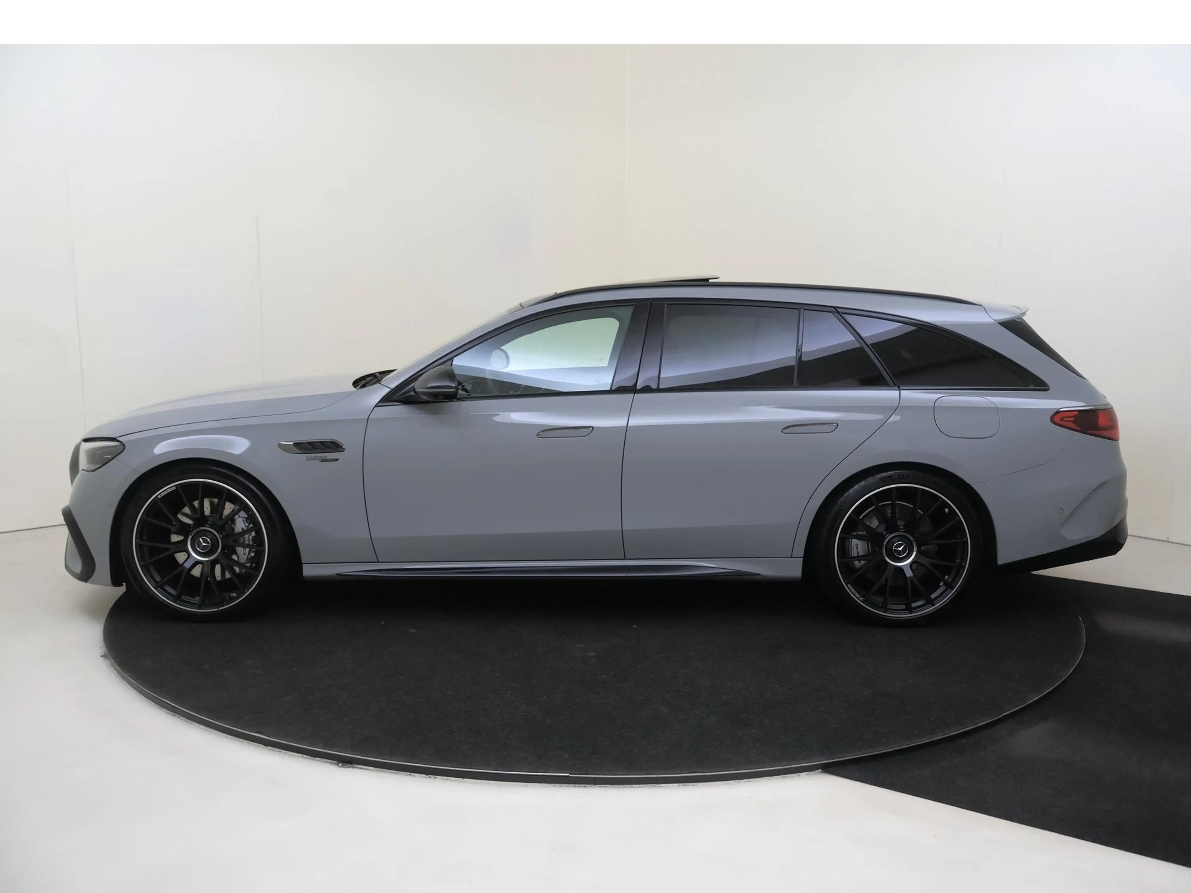 Mercedes-Benz E 53 AMG Estate 4MATIC+ Night Edition Premium / Panoramadak — photo 10