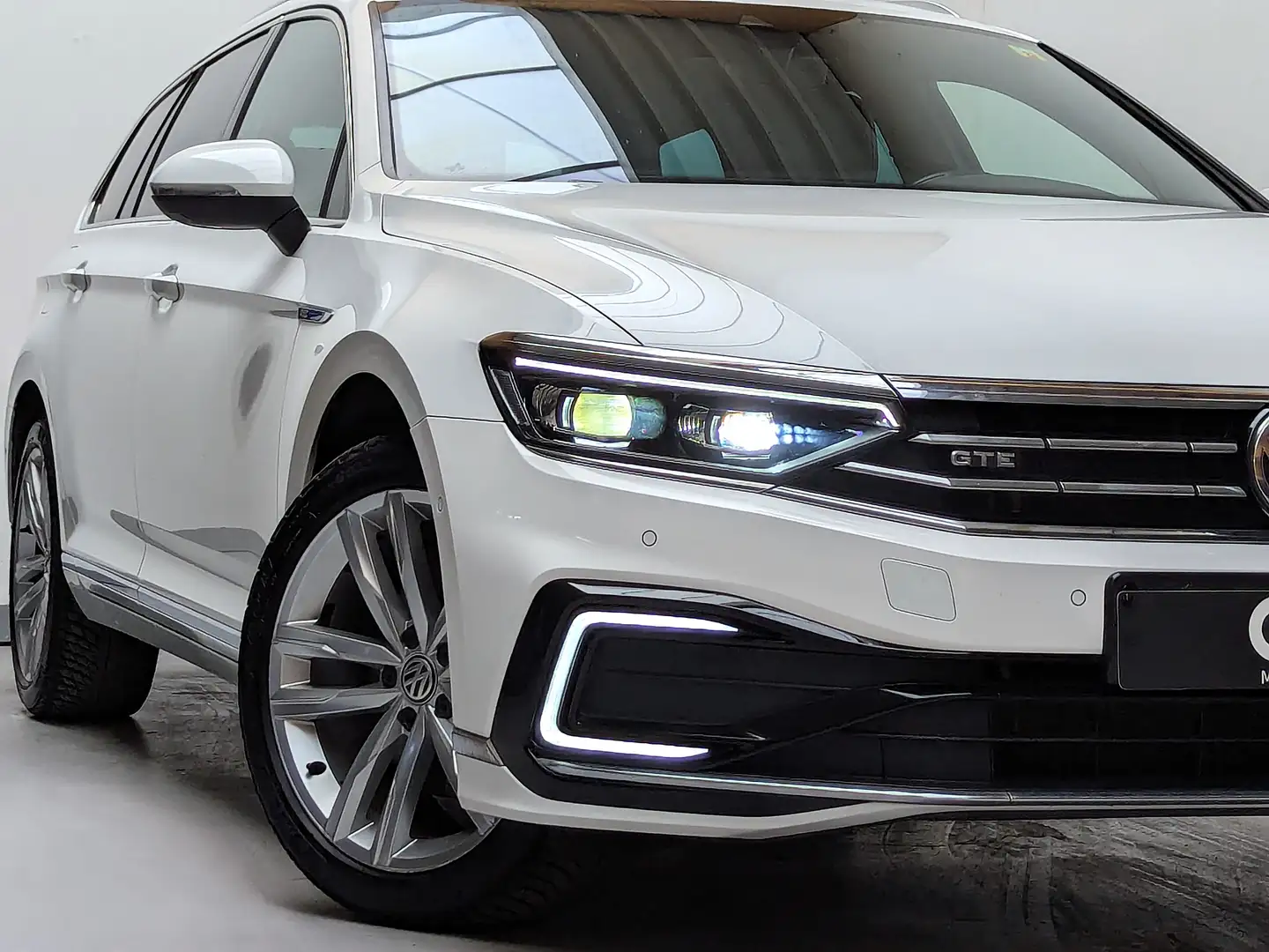 Volkswagen Passat Variant GTE 1.4 eHybrid PHEV DSG /FULL OPTIONS/GARANTI Weiß - 2