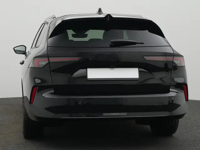 Opel Astra view 4