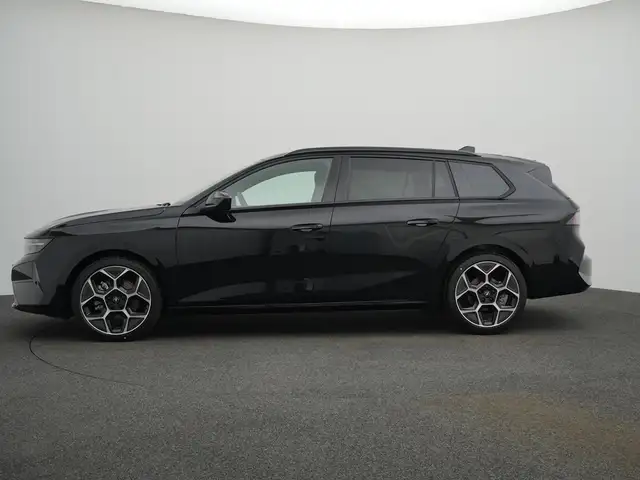 Opel Astra view 5
