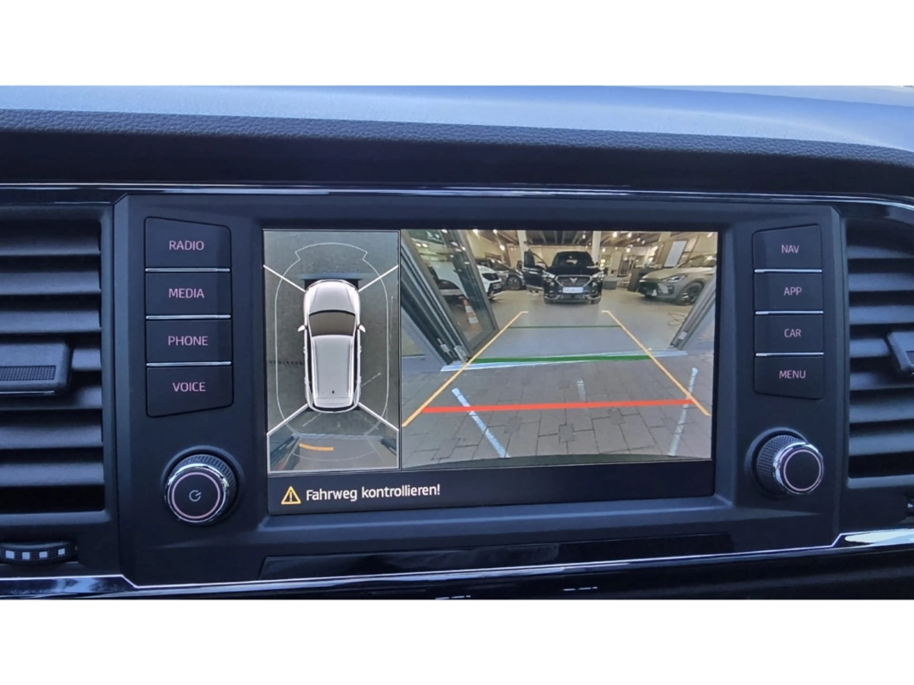 SEAT Ateca Xcellence 2.0 TSI 4Drive AHK Pano Top View — photo 12