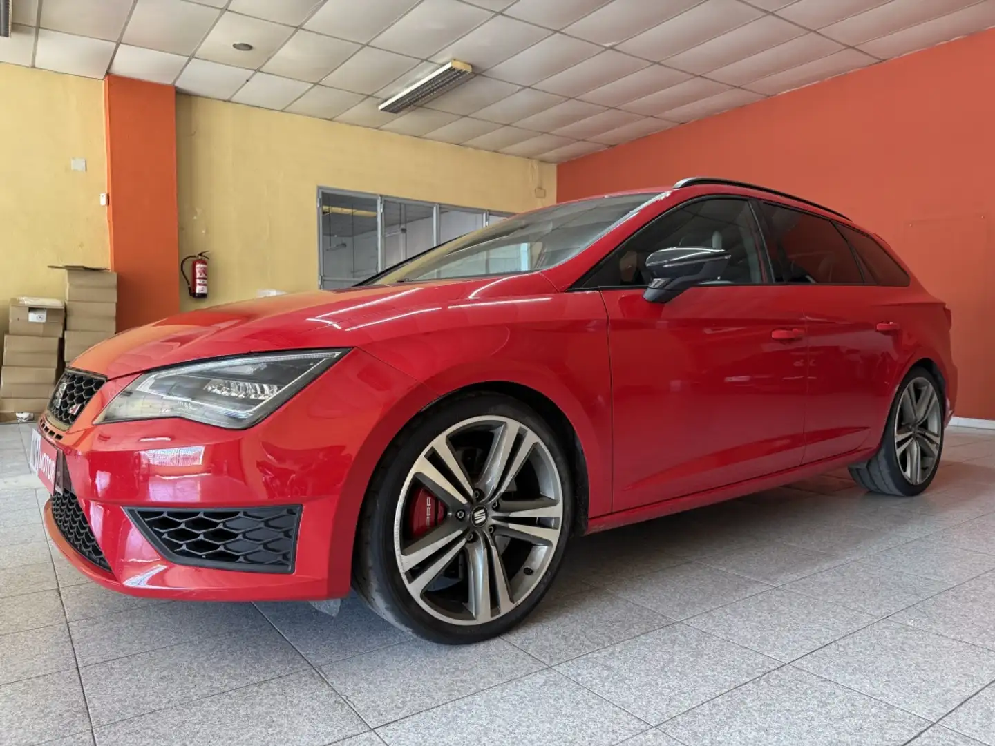 SEAT Leon ST 2.0 TSI S&S Cupra 290 Rojo - 2