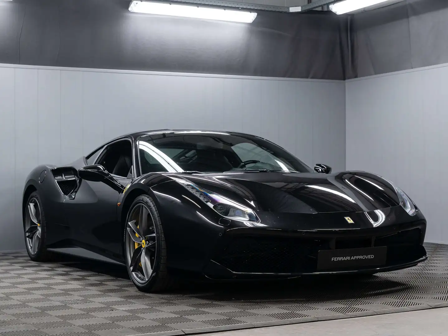 Ferrari 488 GTB Black - 1