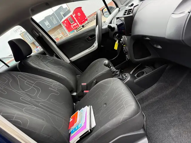 Toyota Yaris view 13