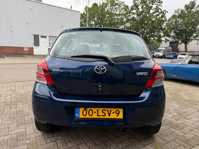 Toyota Yaris view 7