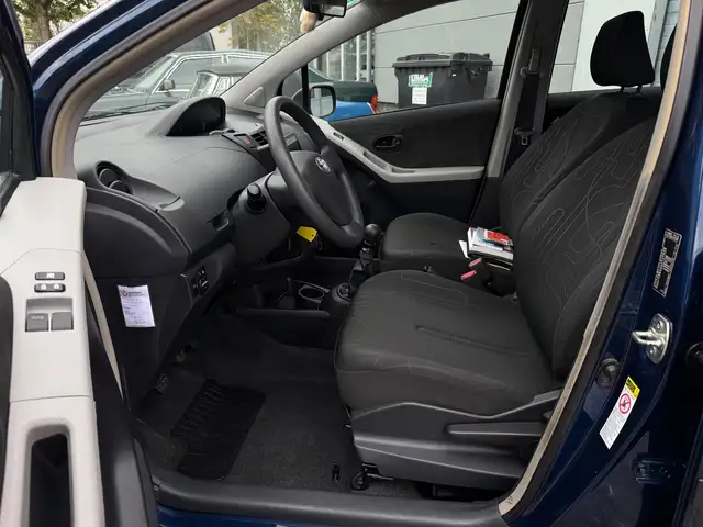Toyota Yaris view 9