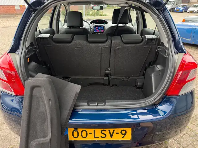Toyota Yaris view 18