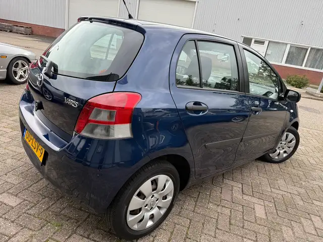 Toyota Yaris view 2