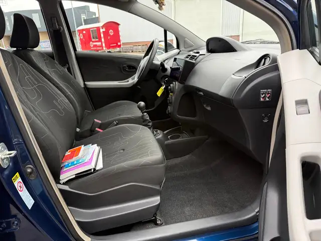 Toyota Yaris view 12