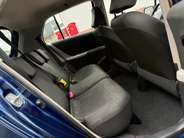 Toyota Yaris view 11