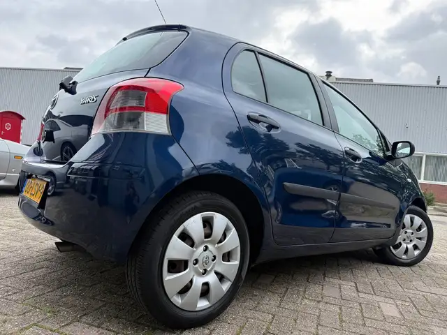 Toyota Yaris view 22