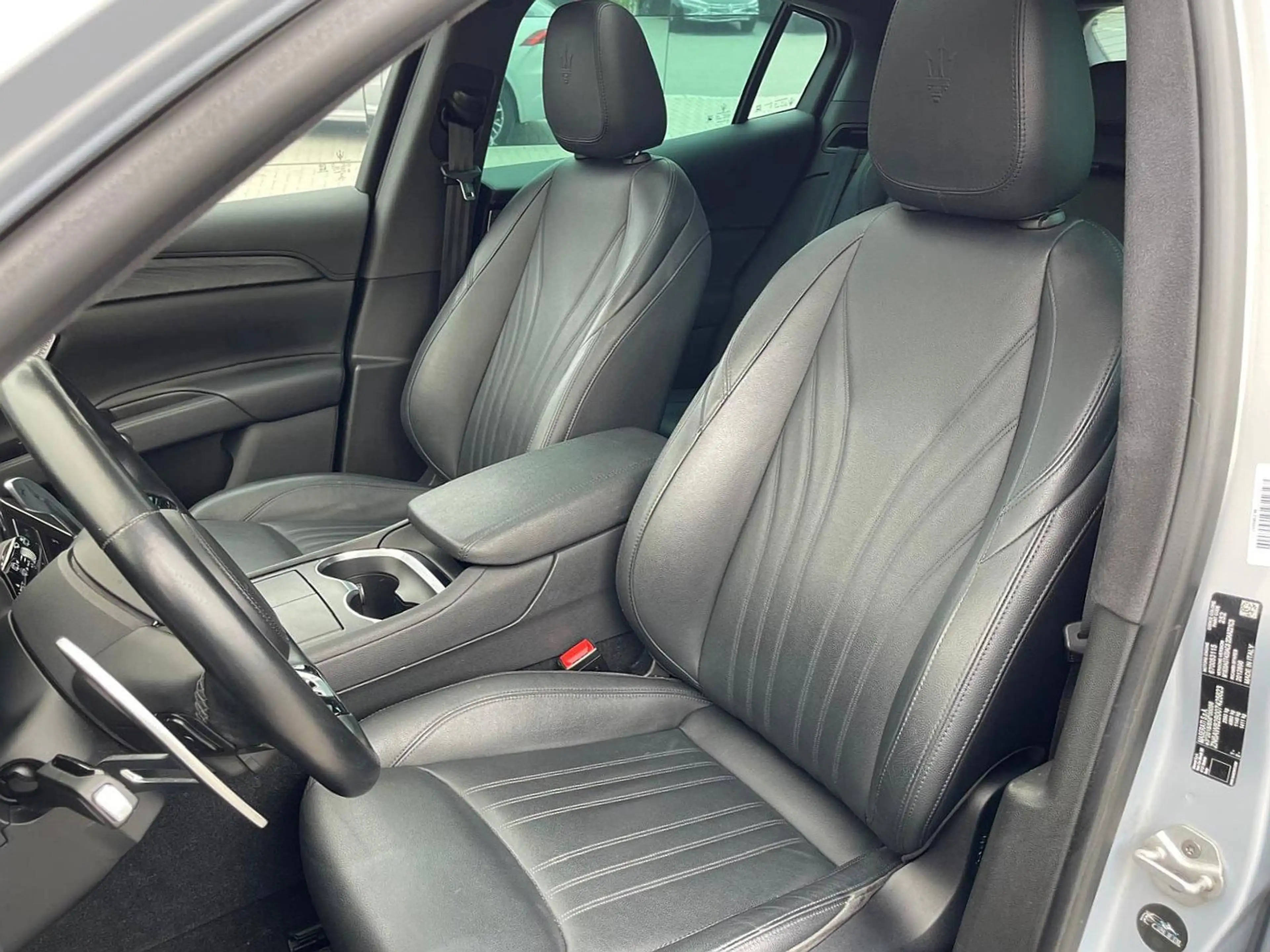 Maserati Grecale GT 2.0 MHEV Panoramadach Sonus — photo 8