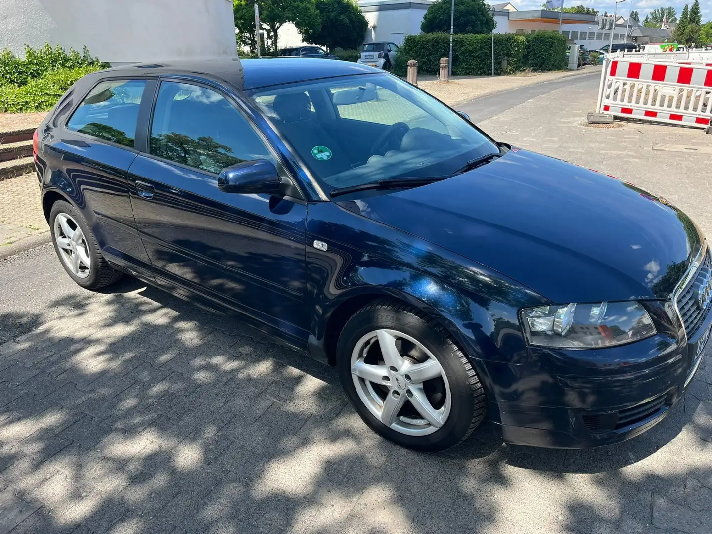 Audi A3 2.0 TDI Attraction (103kW) TÜV 09.2025 Blau - 2