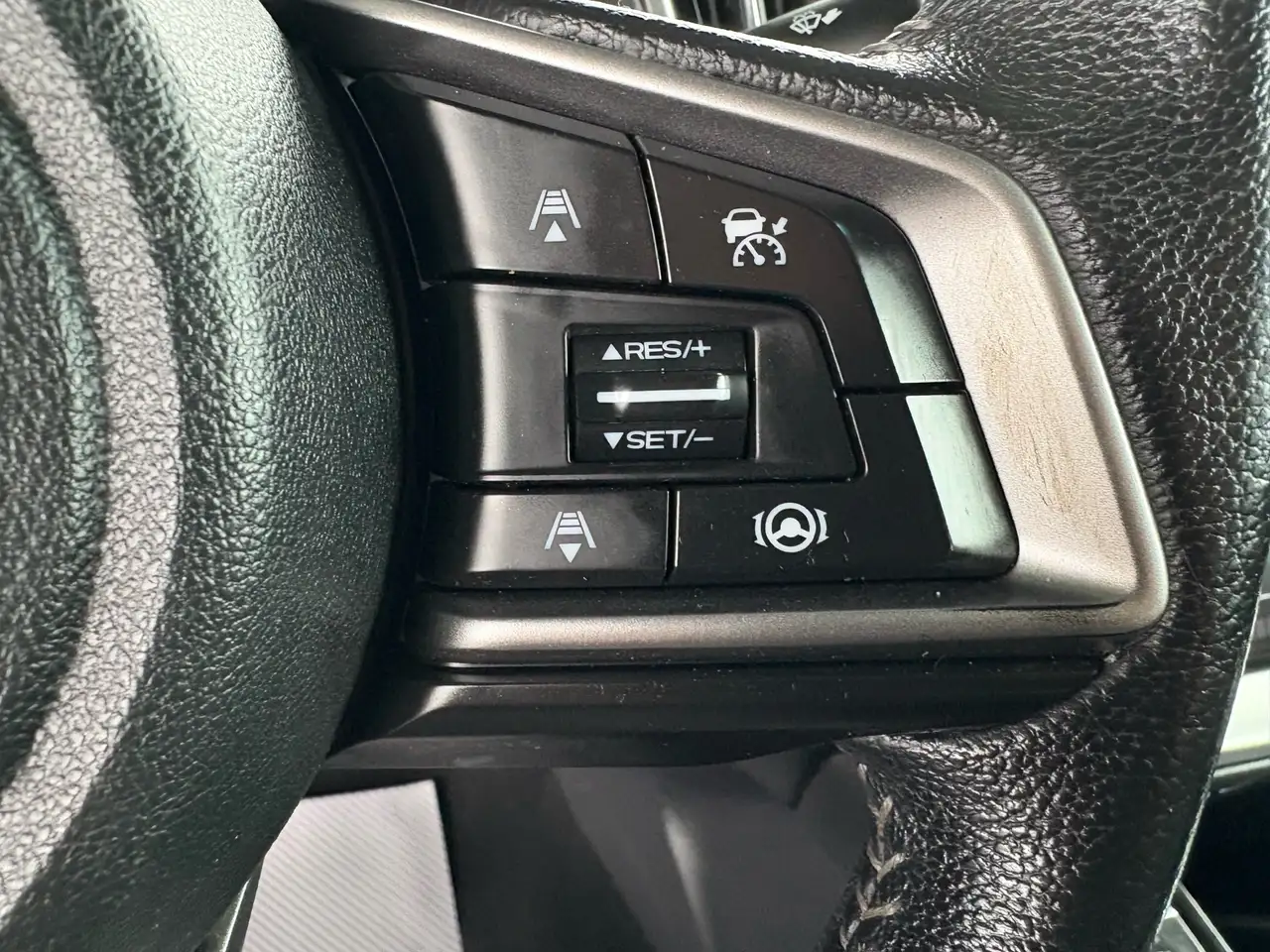 Subaru Legacy снимка Subaru Legacy