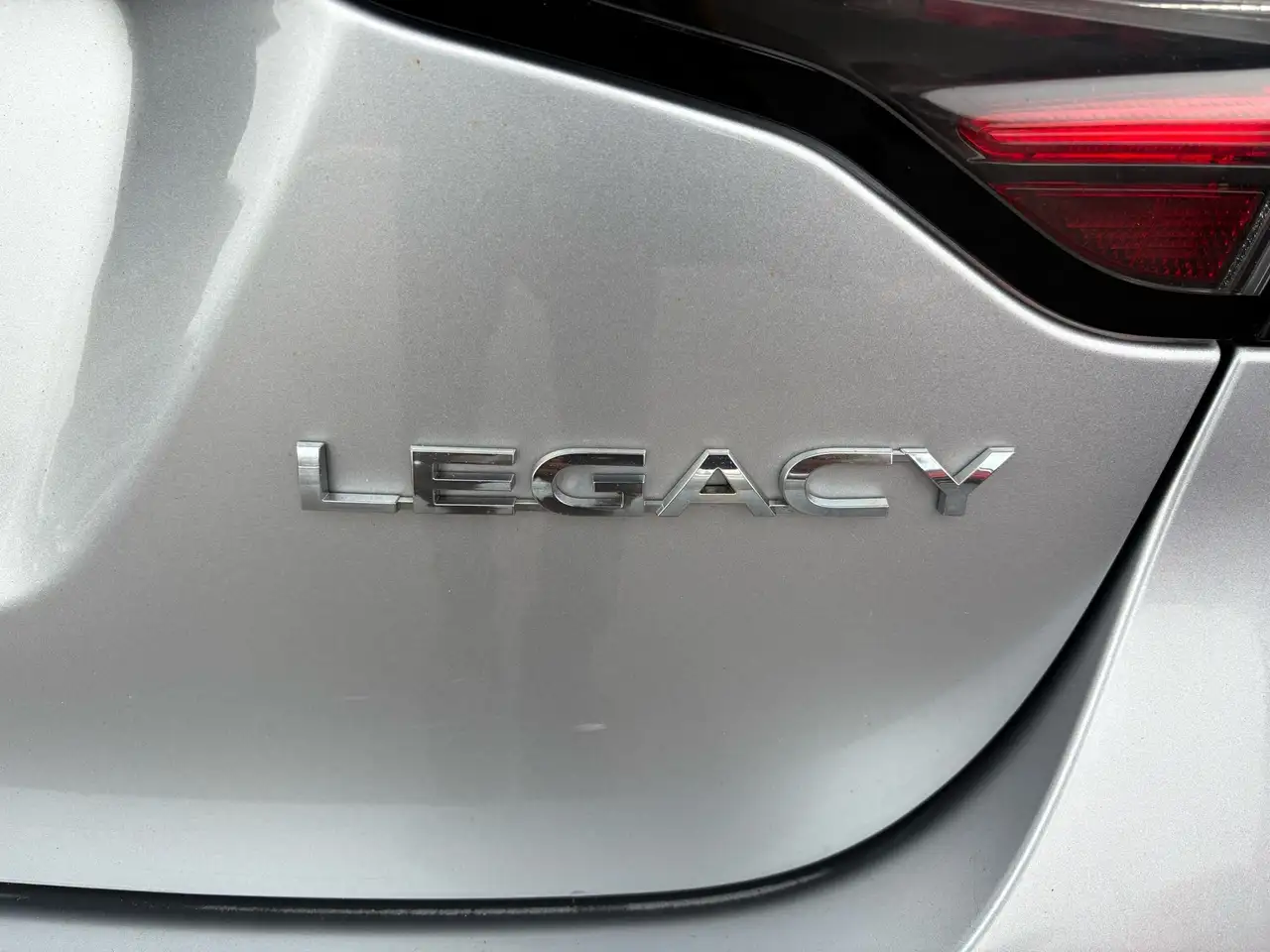 Subaru Legacy снимка Subaru Legacy