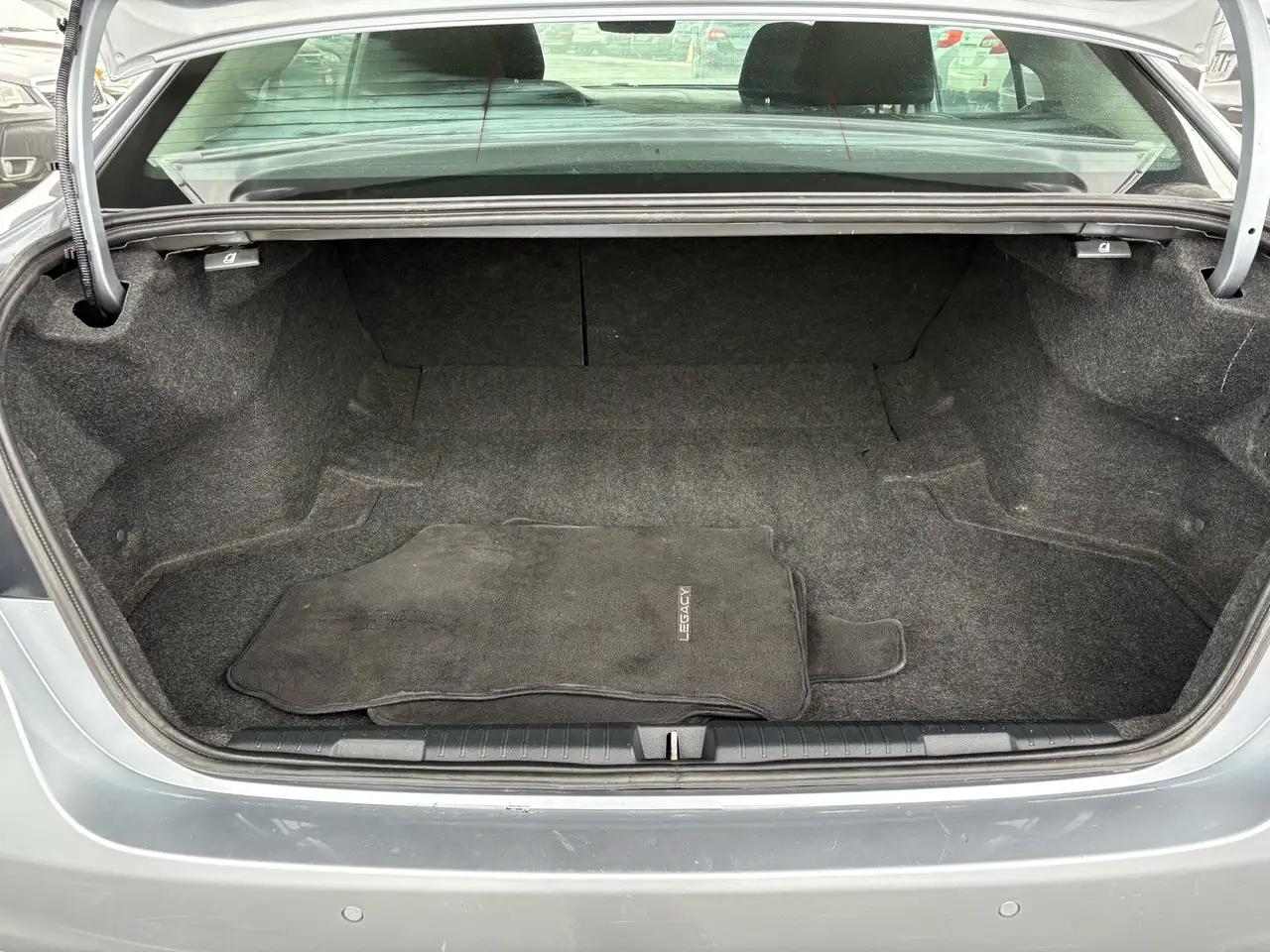 Subaru Legacy снимка Subaru Legacy
