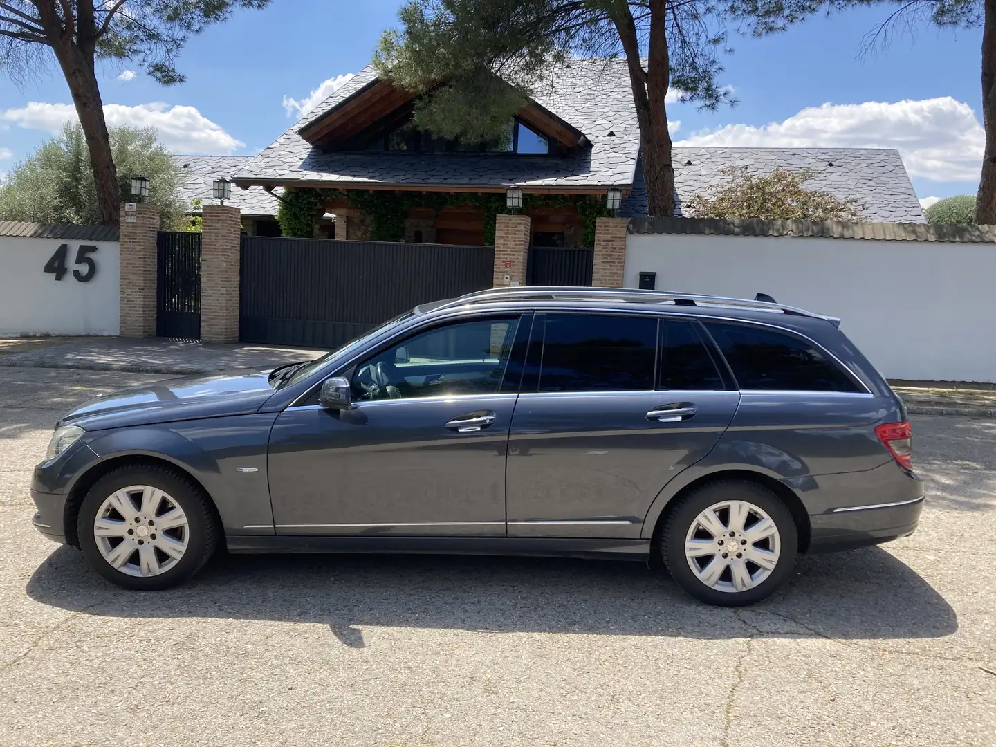 Mercedes-Benz C 220 Estate 220CDI BE Avantgarde Aut. - 1