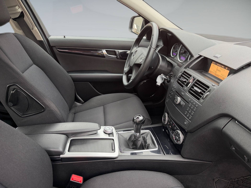 Mercedes-Benz C 220 CDI Elegance — photo 10