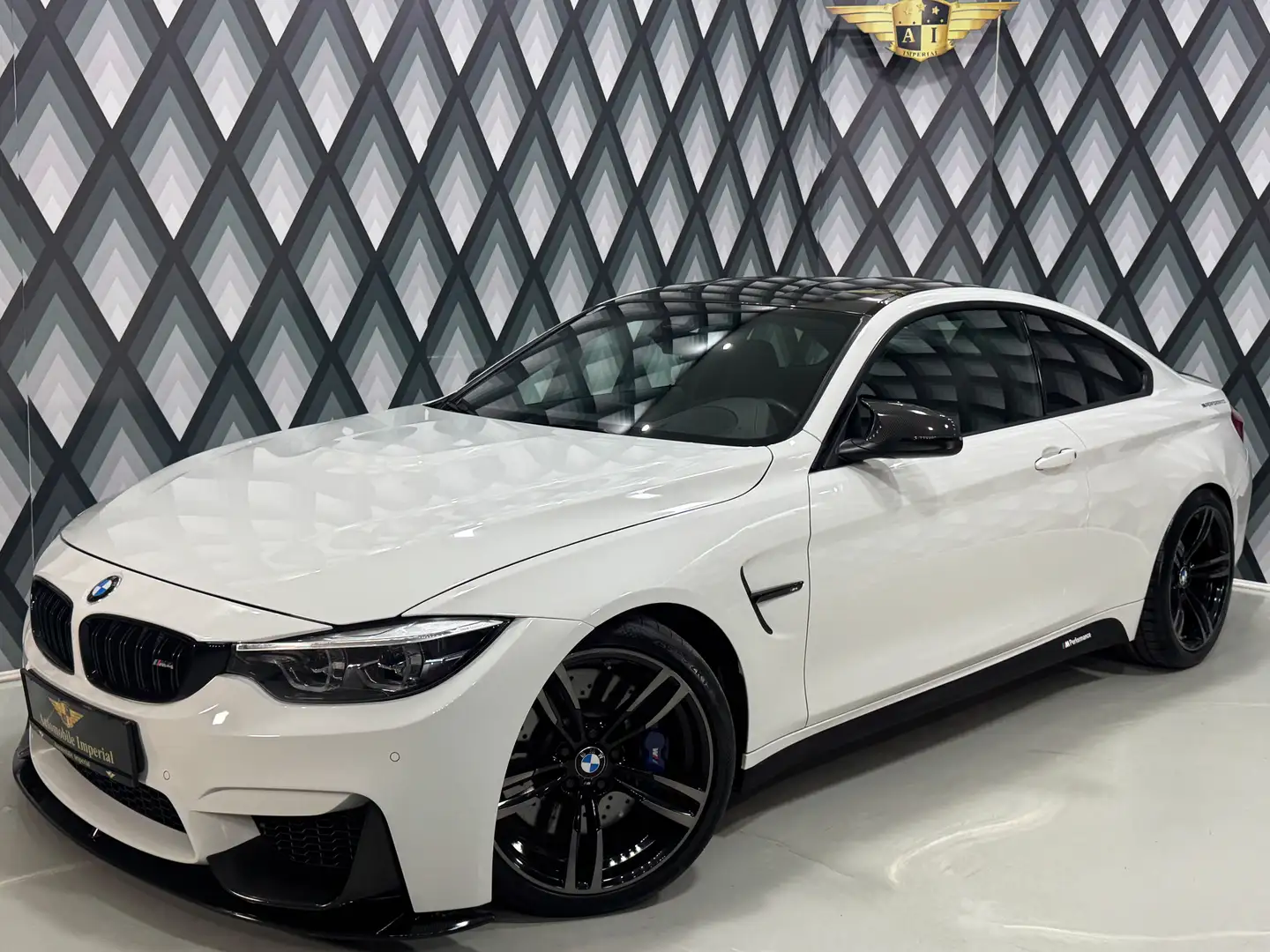 BMW M4 Coupe // HEAD UP // CARBON // AKRAPOVIC // Белый - 2