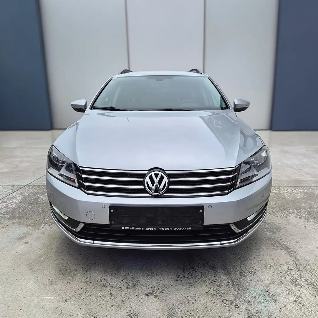 Volkswagen Passat Comfortline BlueMotion Silber - 2