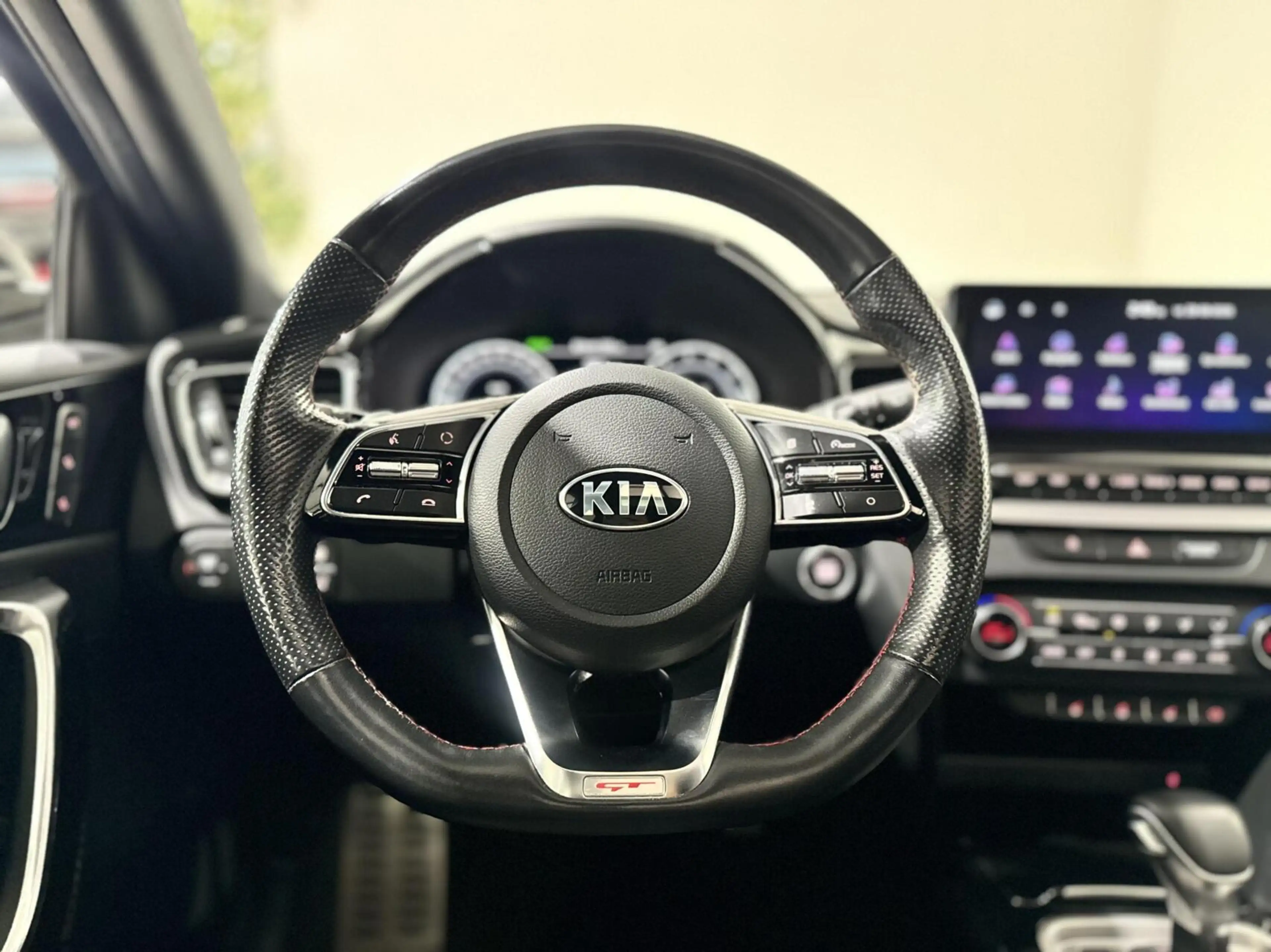 Kia ProCeed / pro_cee'd 1.6 GT|PANO|LANE ASSIST|ACC|KEYLESS|CARPLAY|JBL — photo 23