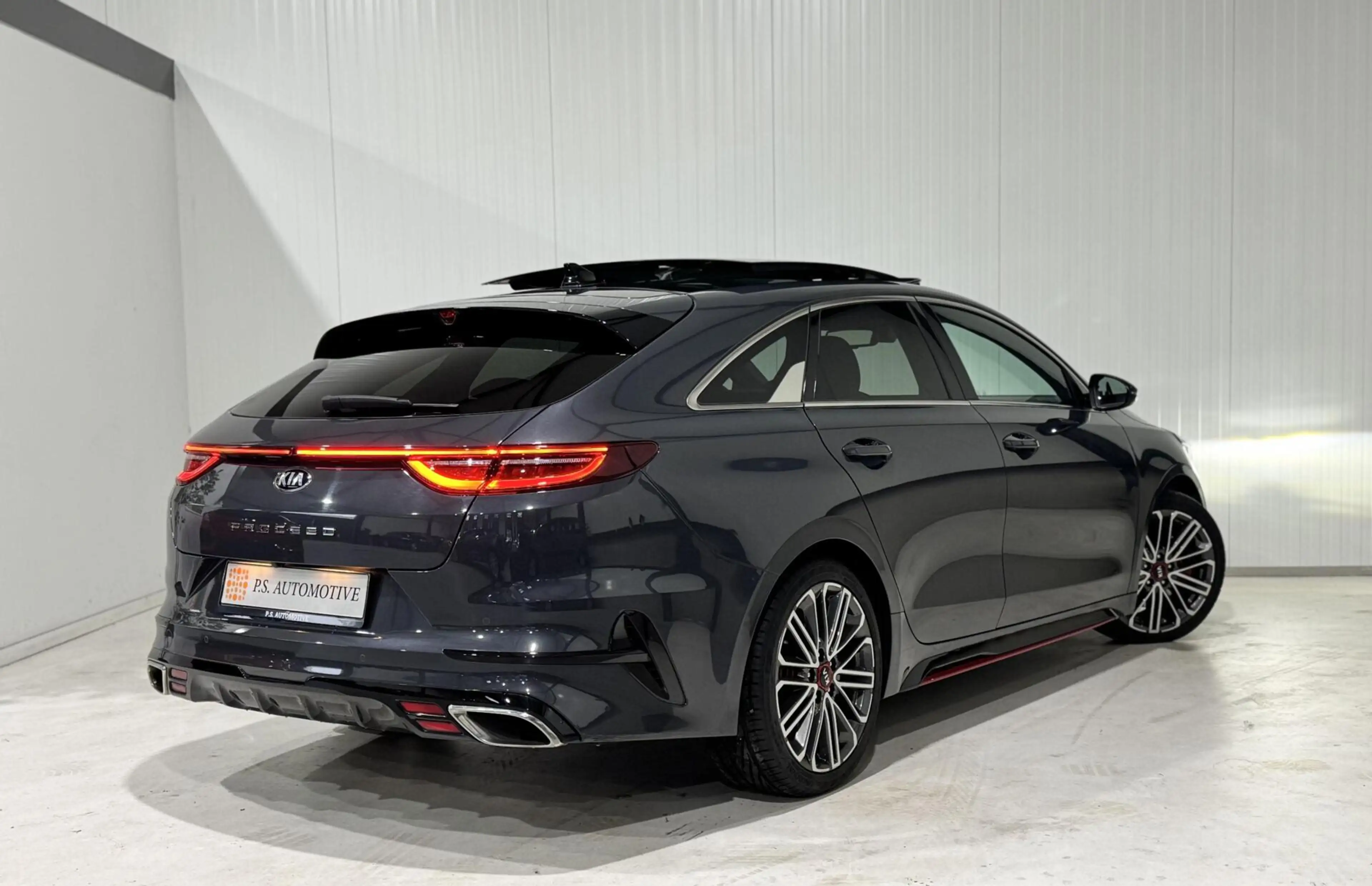 Kia ProCeed / pro_cee'd 1.6 GT|PANO|LANE ASSIST|ACC|KEYLESS|CARPLAY|JBL — photo 2