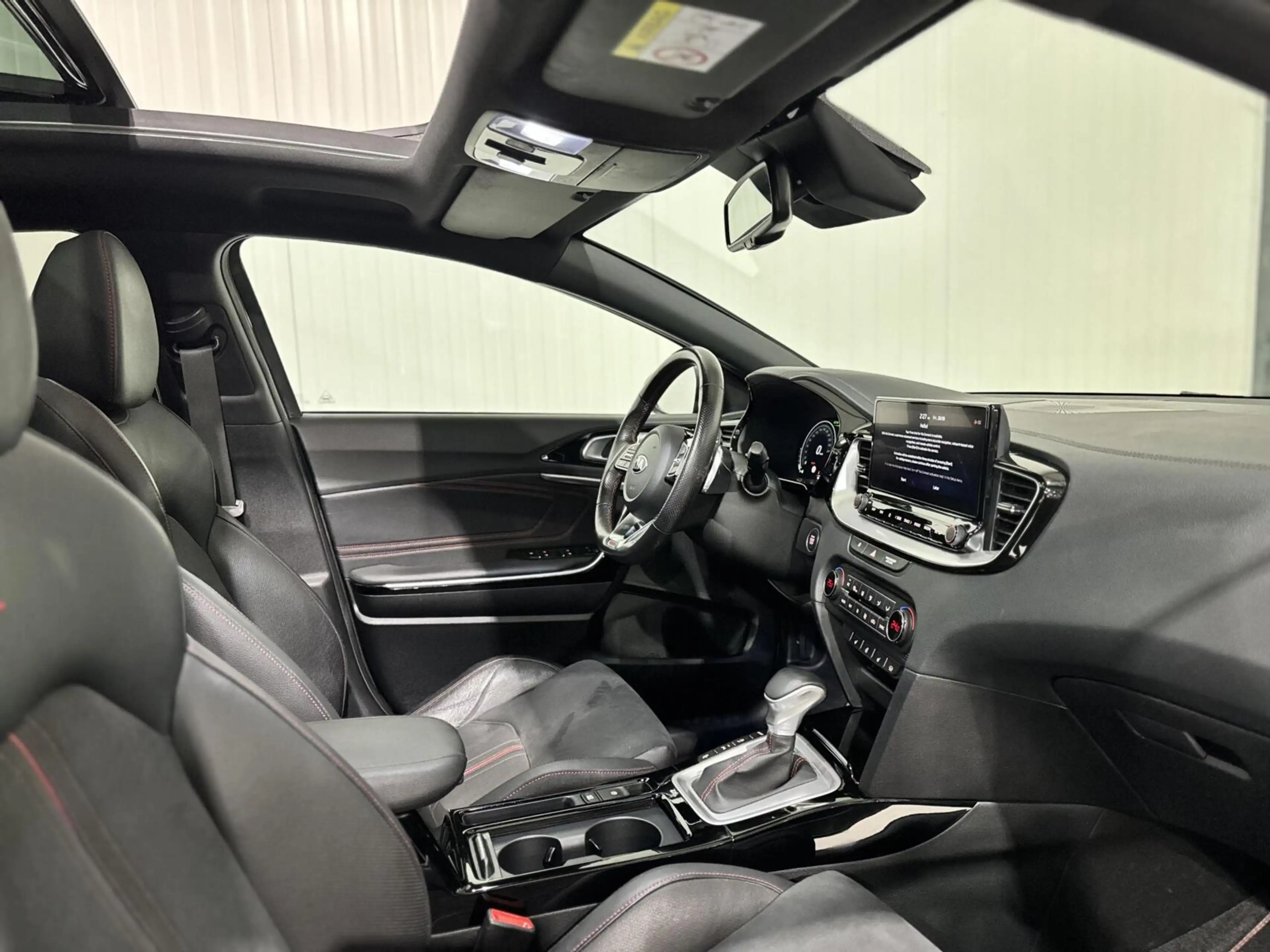 Kia ProCeed / pro_cee'd 1.6 GT|PANO|LANE ASSIST|ACC|KEYLESS|CARPLAY|JBL — photo 8