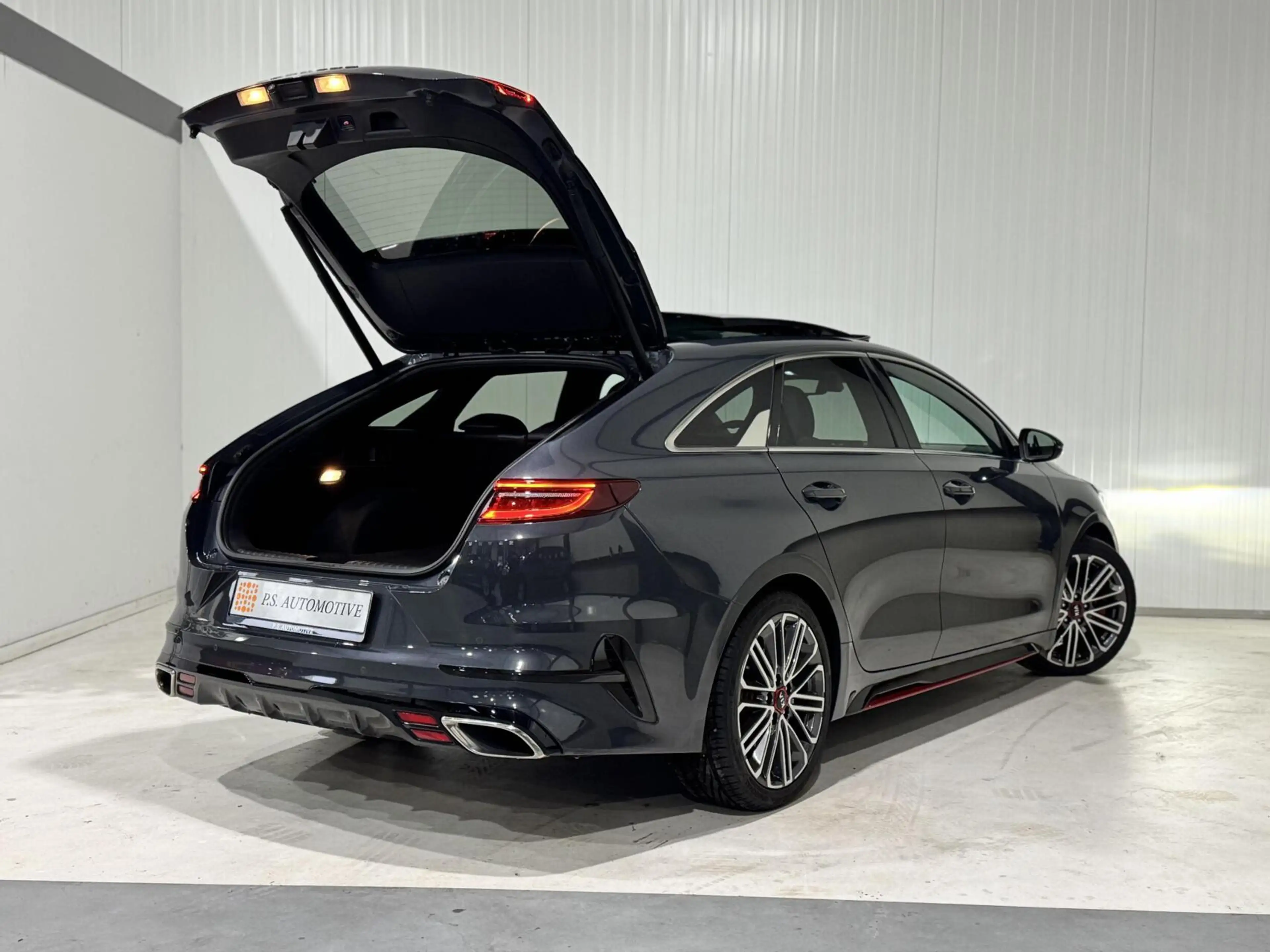 Kia ProCeed / pro_cee'd 1.6 GT|PANO|LANE ASSIST|ACC|KEYLESS|CARPLAY|JBL — photo 11