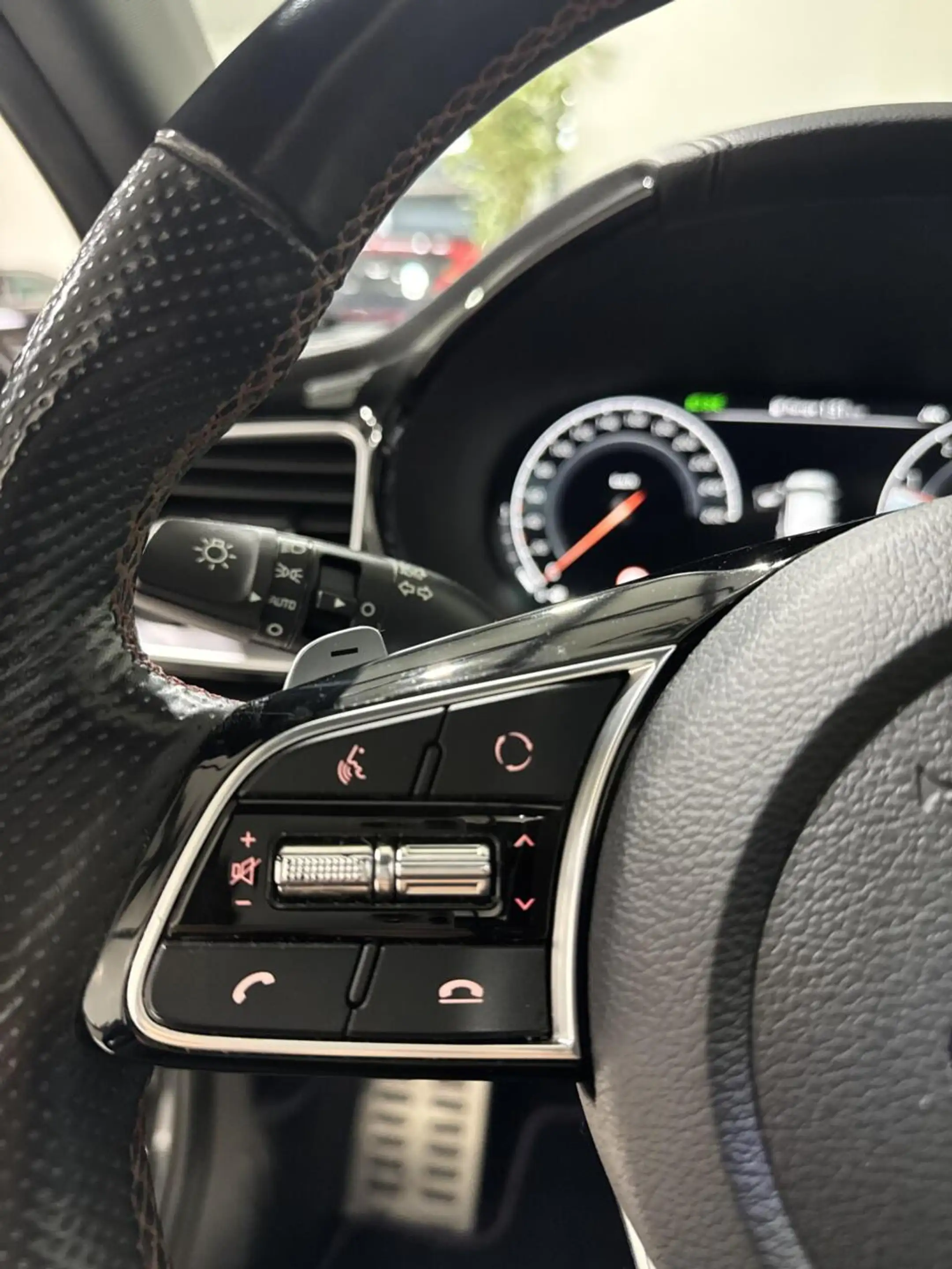 Kia ProCeed / pro_cee'd 1.6 GT|PANO|LANE ASSIST|ACC|KEYLESS|CARPLAY|JBL — photo 39
