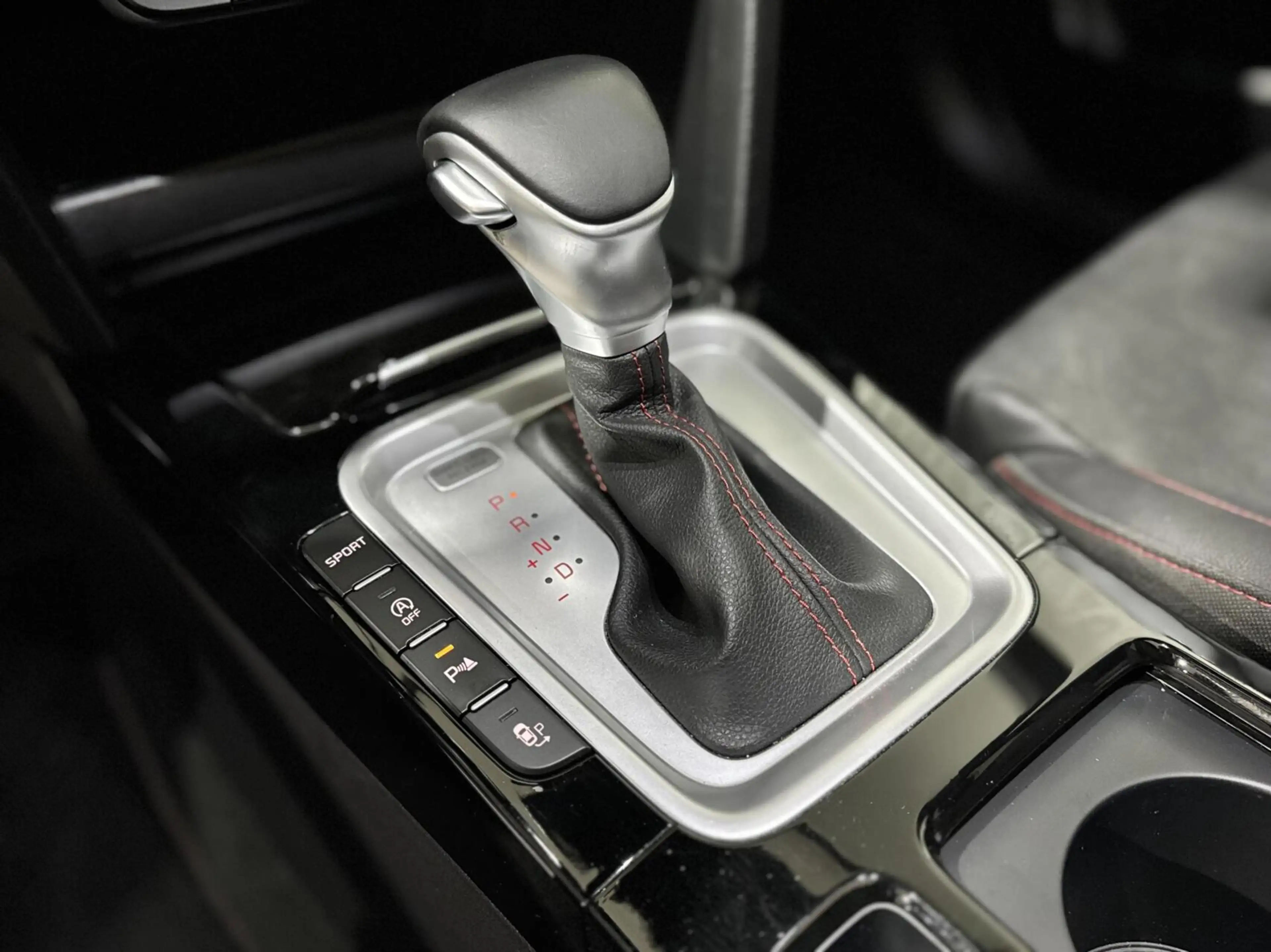 Kia ProCeed / pro_cee'd 1.6 GT|PANO|LANE ASSIST|ACC|KEYLESS|CARPLAY|JBL — photo 24