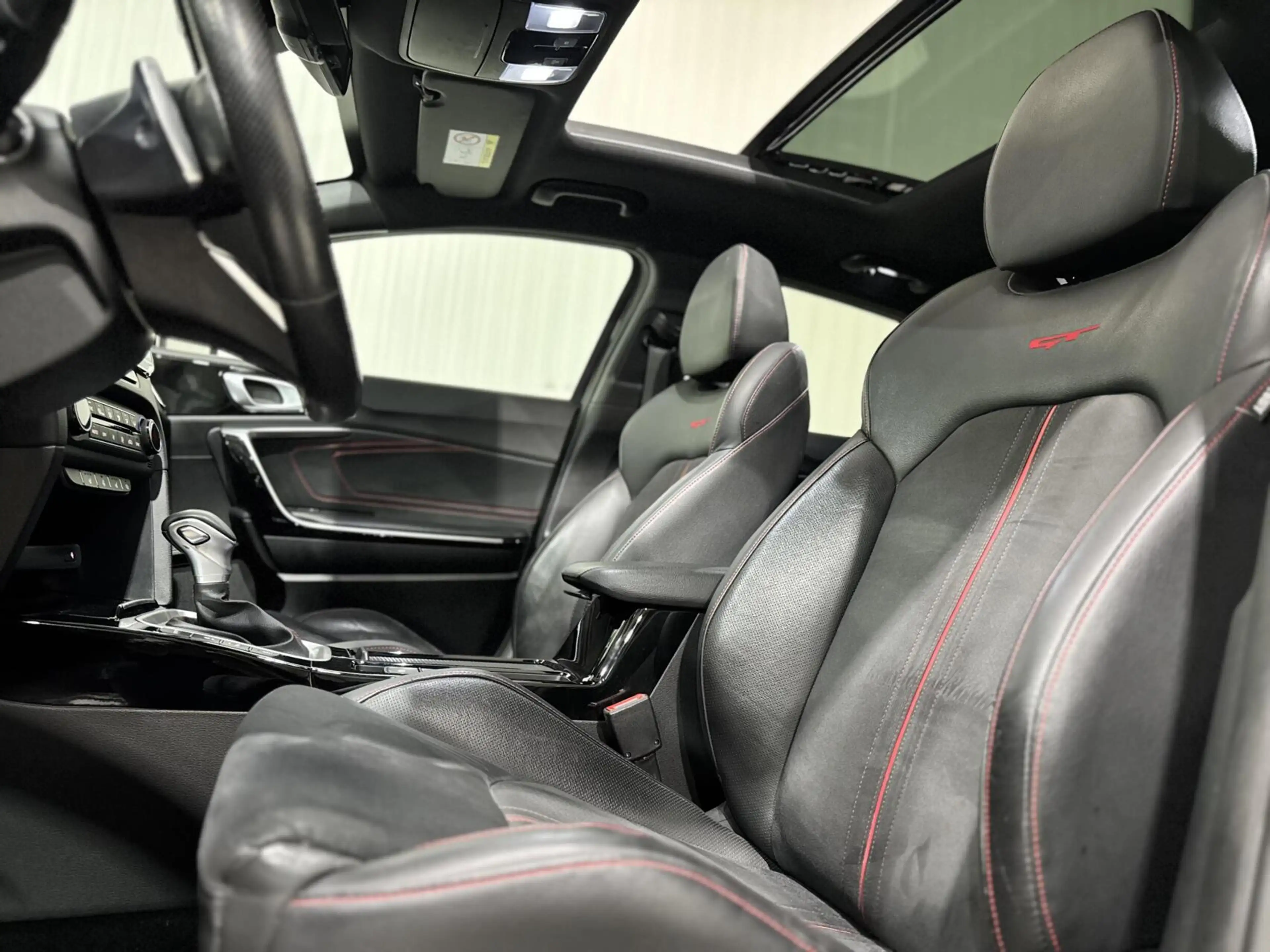 Kia ProCeed / pro_cee'd 1.6 GT|PANO|LANE ASSIST|ACC|KEYLESS|CARPLAY|JBL — photo 6