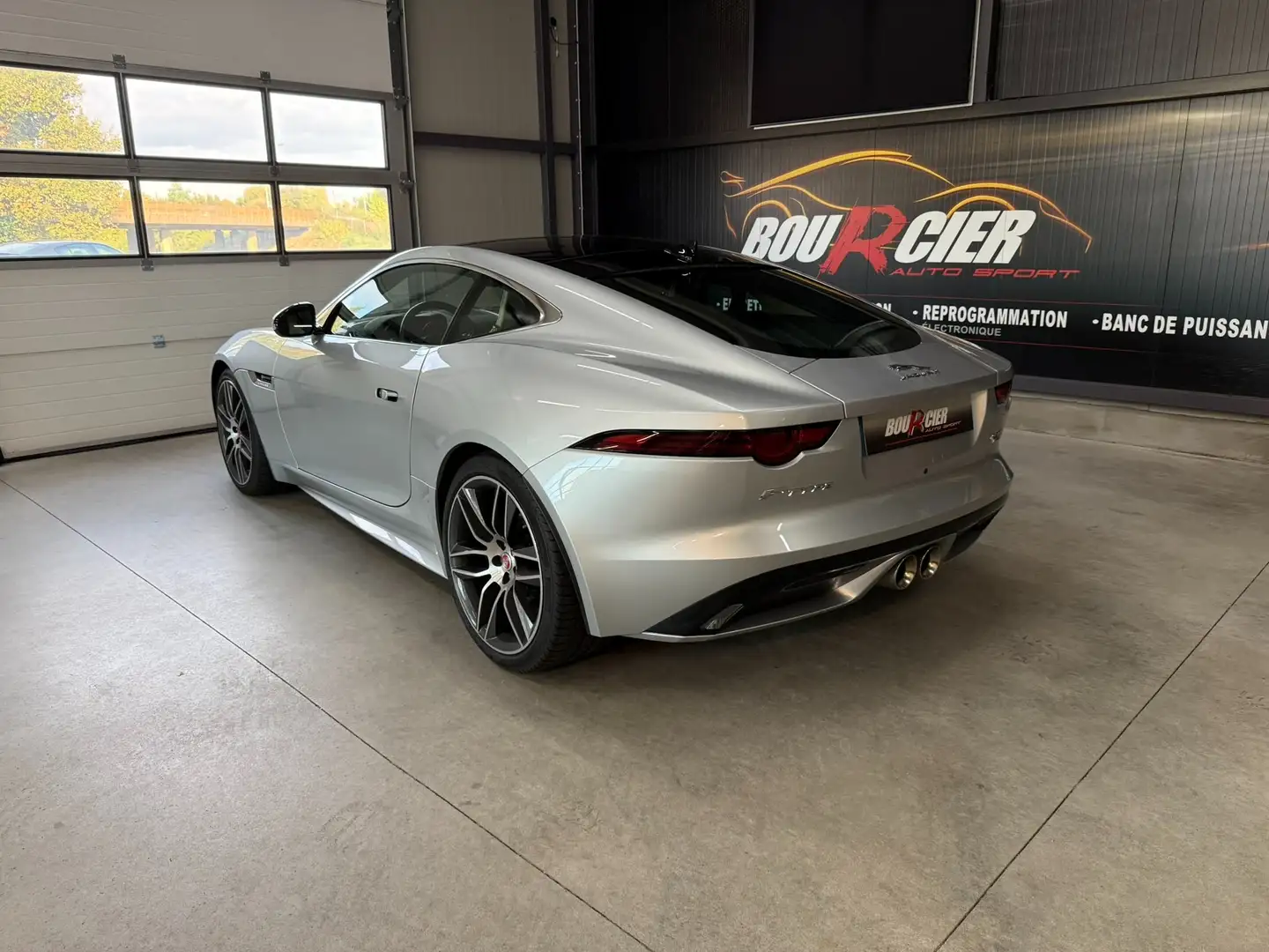 Jaguar F-Type F-Type Coupé V6 3L S/C 380ch BVA8 AWD R-Dynamic Argent - 2