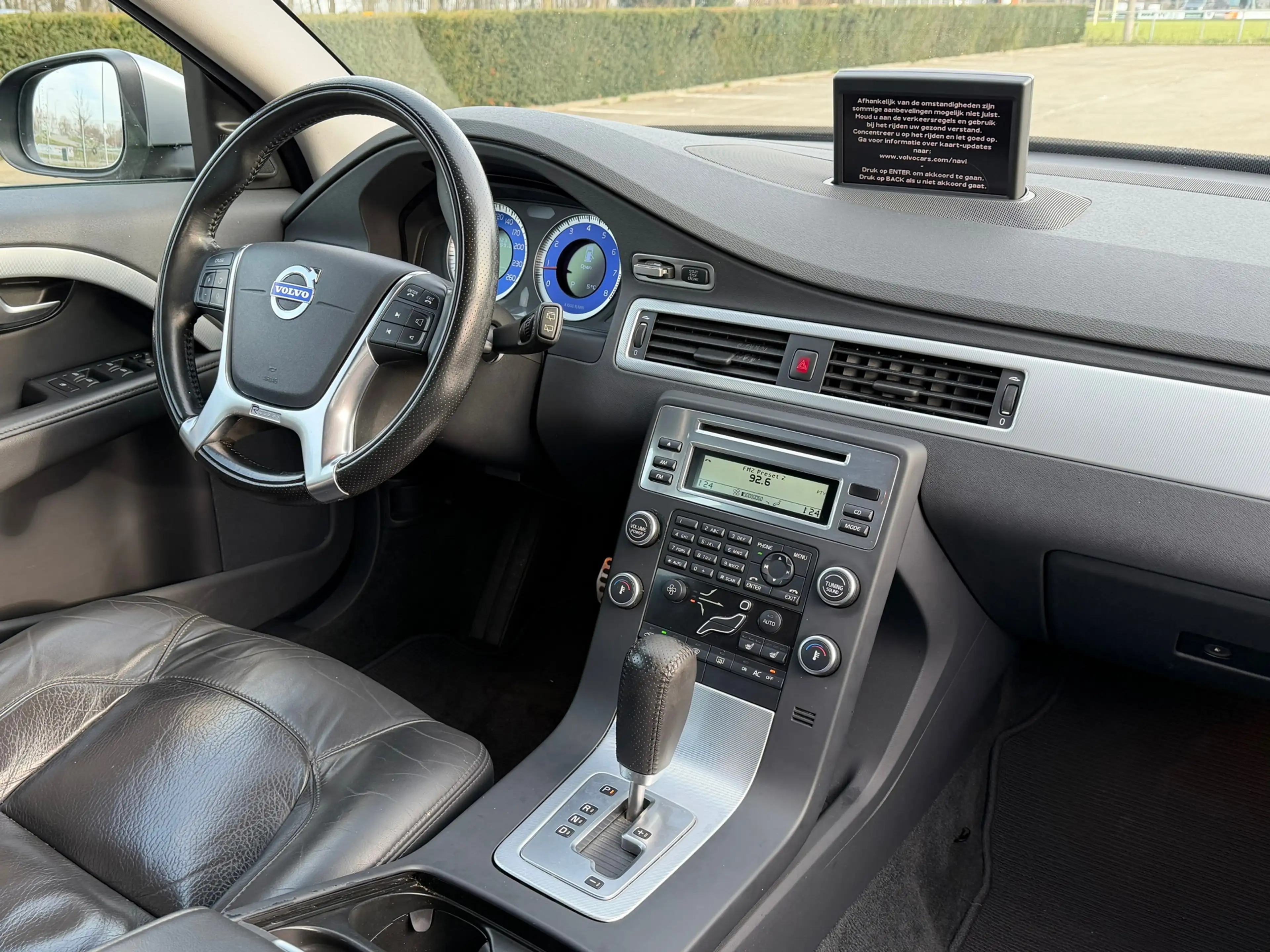 Volvo V70 2.0T AUT R-Edition - Leder - Xenon — photo 5