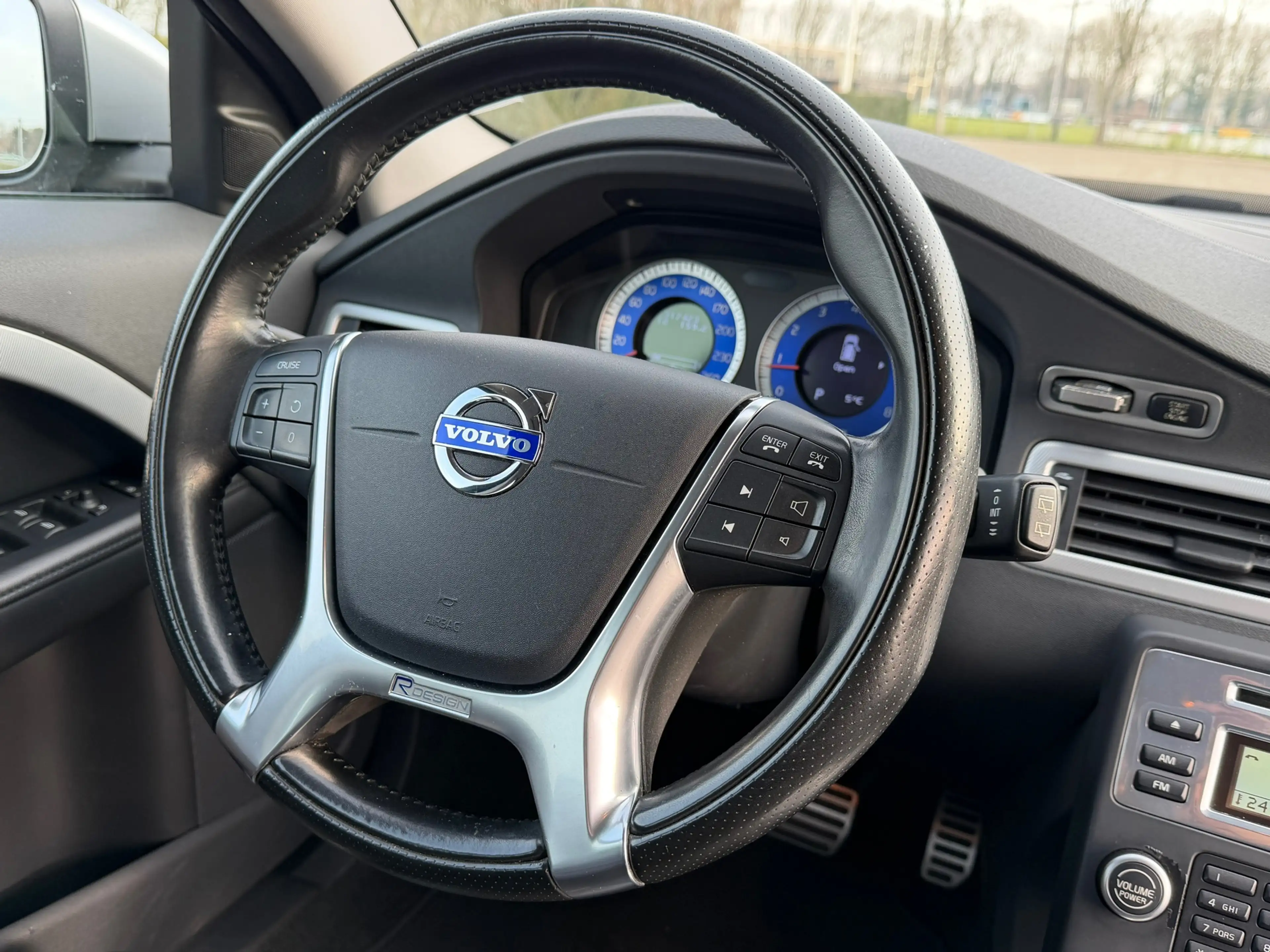 Volvo V70 2.0T AUT R-Edition - Leder - Xenon — photo 12