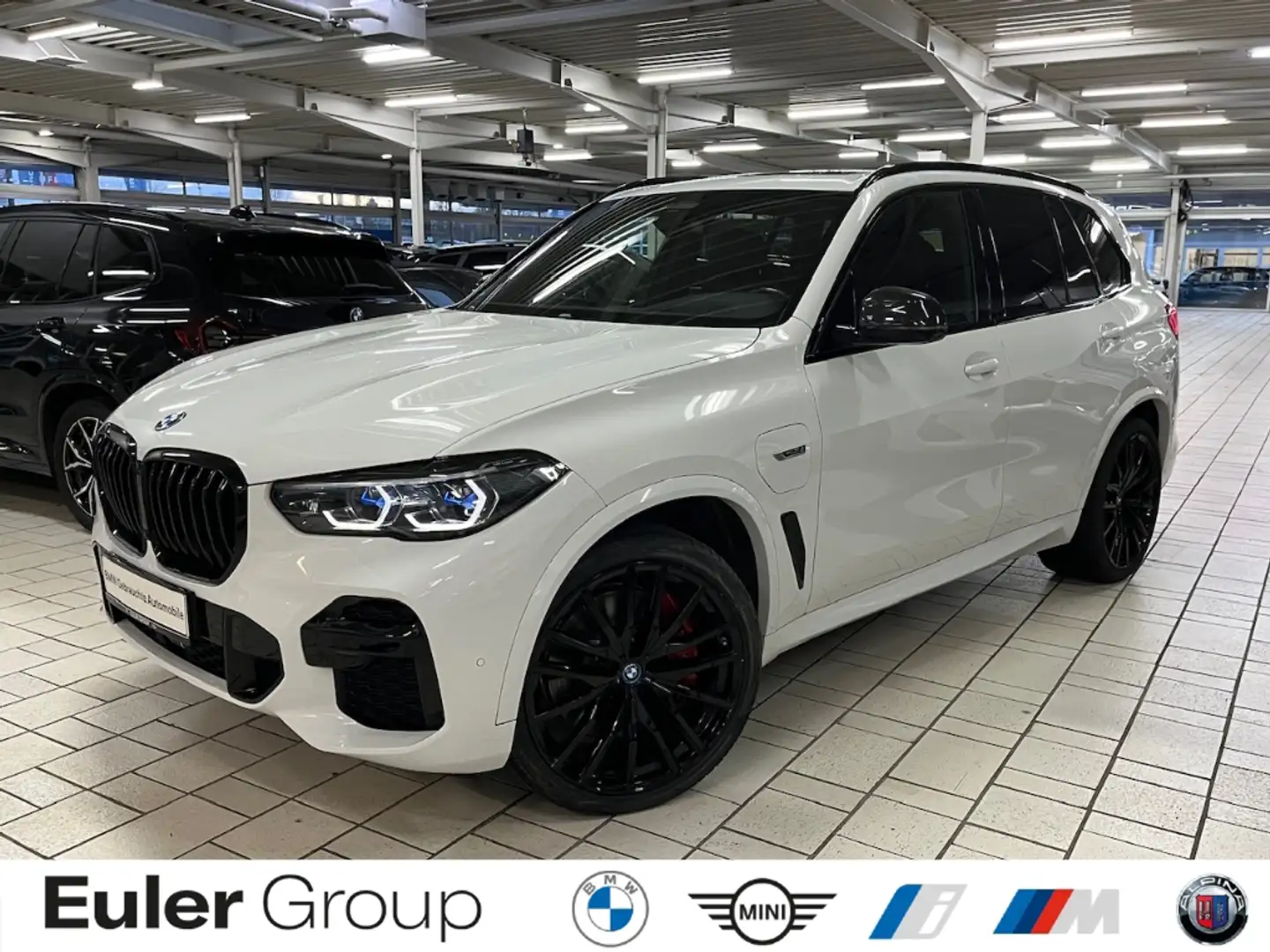 BMW X5 xDrive 45e A M-Sport Sportpaket HUD Luftfederung A Weiß - 1