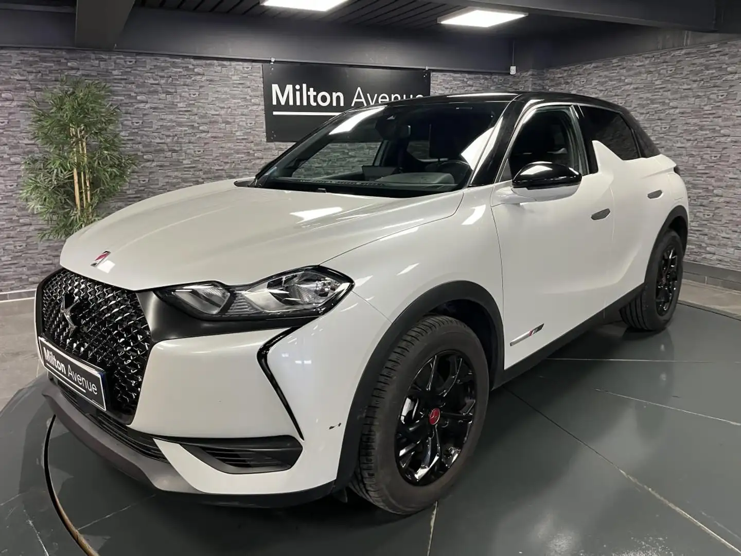 DS Automobiles DS 3 DS3 Crossback 1.5 BlueHDi - 130 - BVA  Performance Blanc - 1