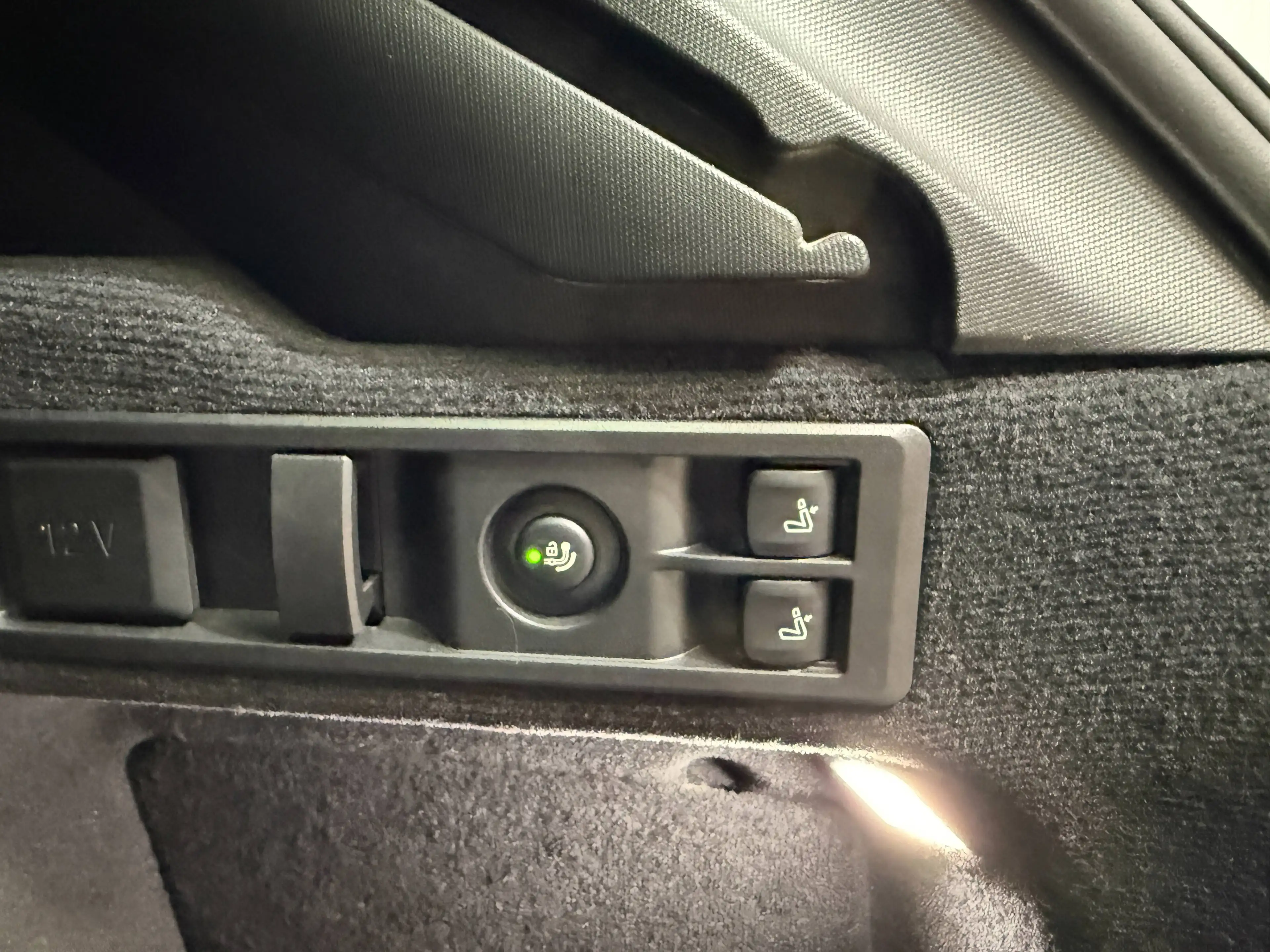 BMW 330 Touring 330eAS M-Pack — photo 11