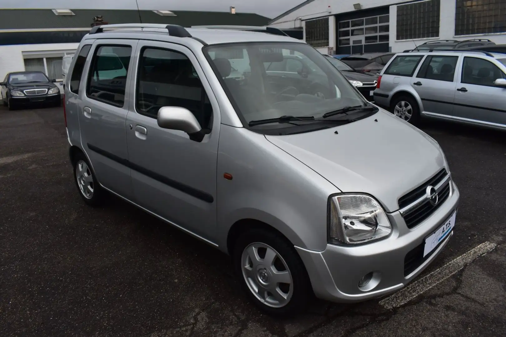 Opel Agila Edition 1.2 Twinport *KLIMA*ALLWETTER*ALU Silber - 2