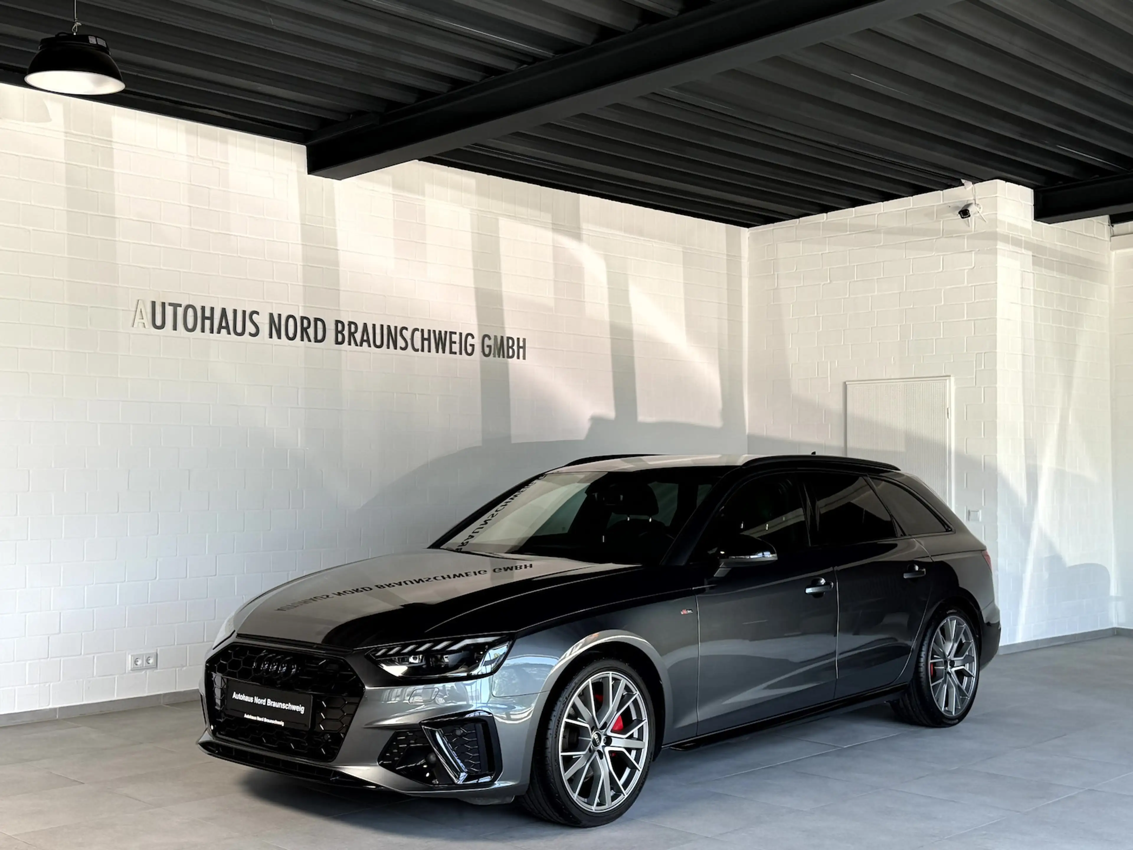 Audi A4 40 TFSI S Line Competition Edition*Matrix*AHK*