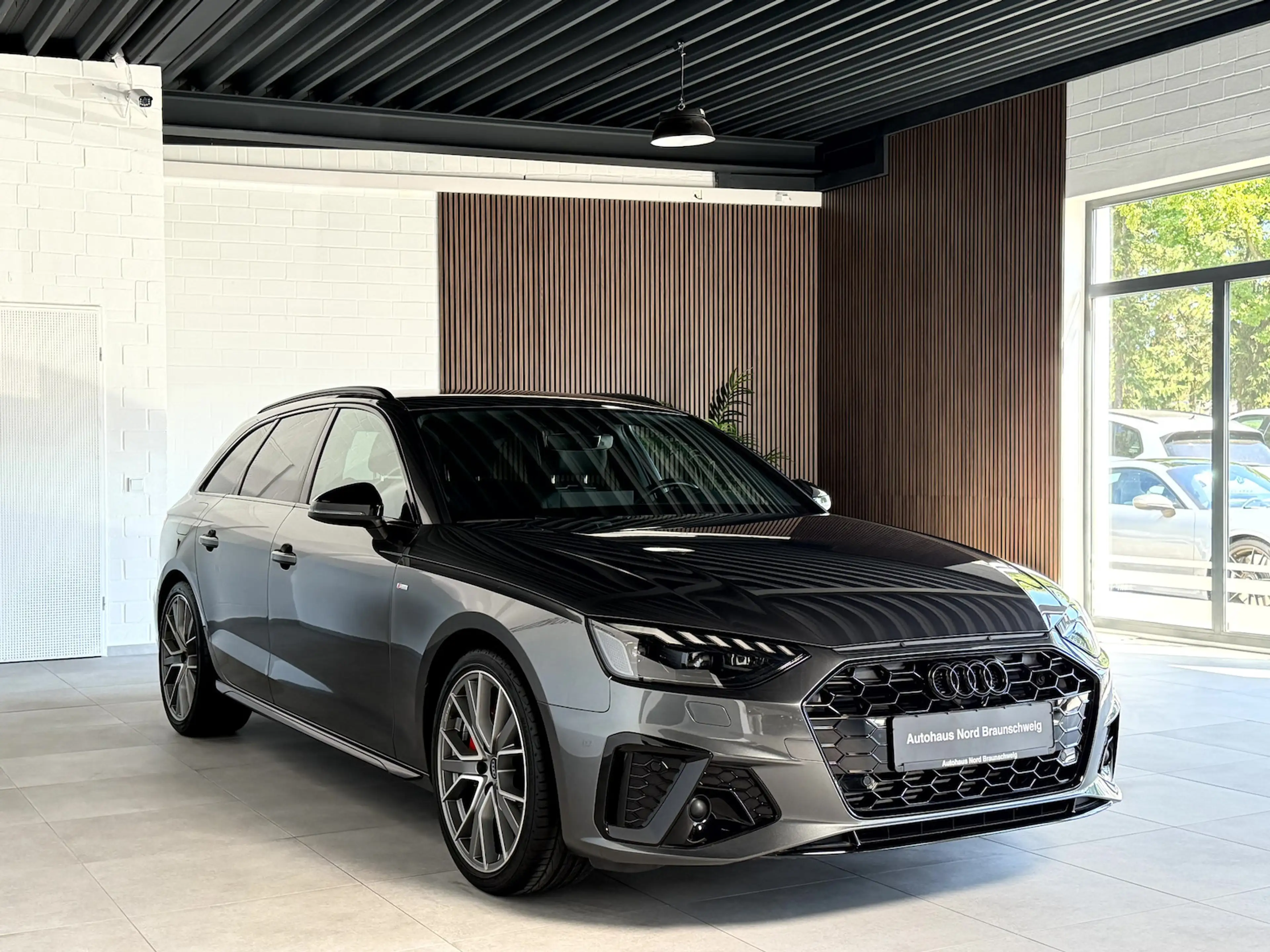 Audi A4 40 TFSI S Line Competition Edition*Matrix*AHK* — photo 4