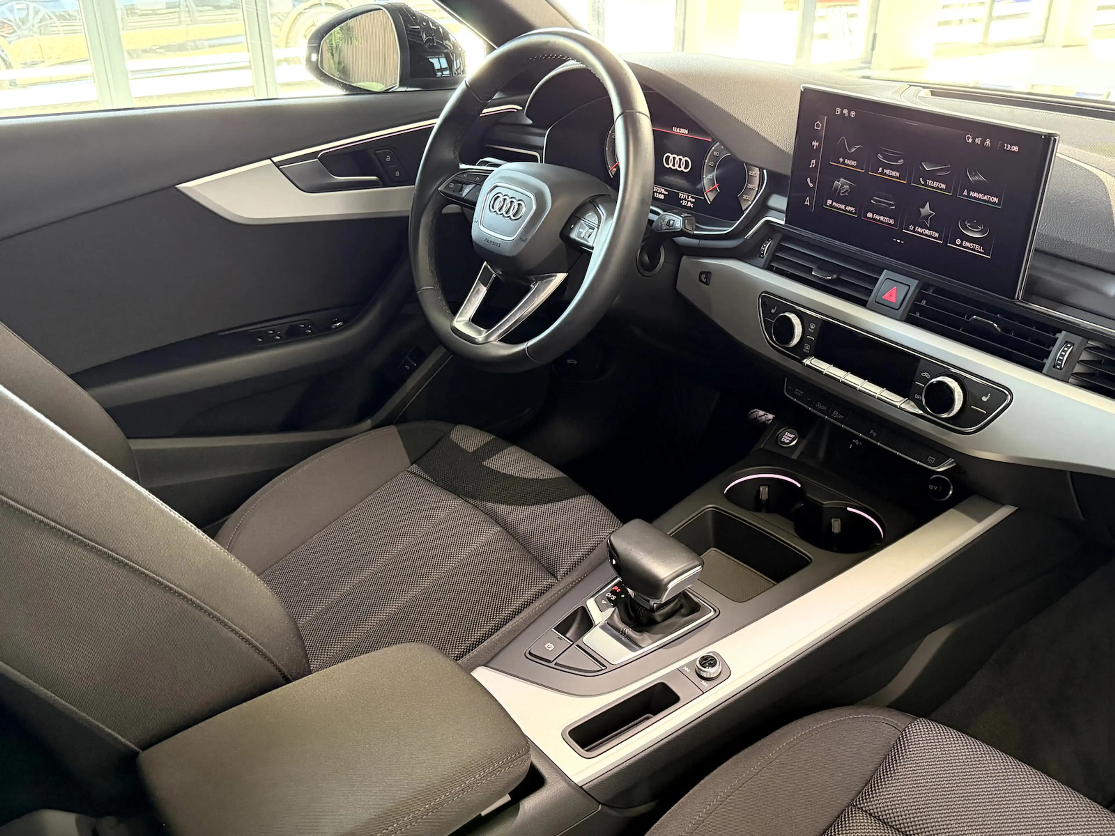 Audi A4 40 TFSI S Line Competition Edition*Matrix*AHK* — photo 11